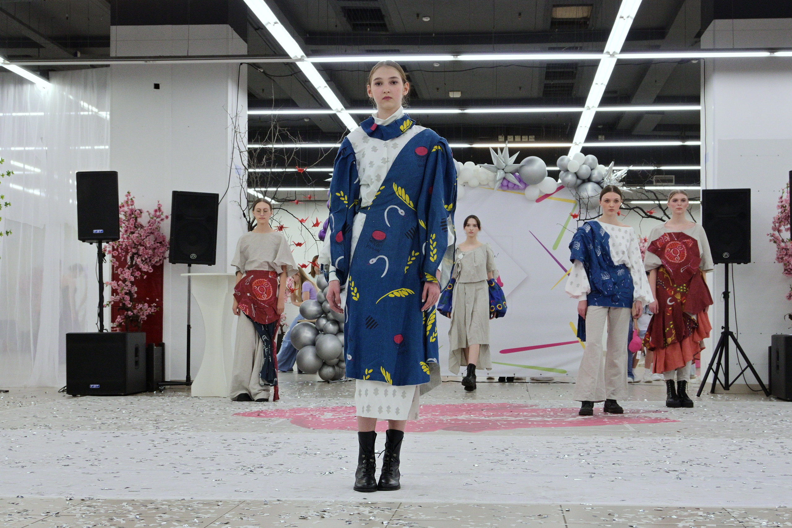 Показ Артплей в Евролэнд 09.06.2023. Фотограф в Иваново: Каталожная съемка одежды и постельного белья, Wildberries