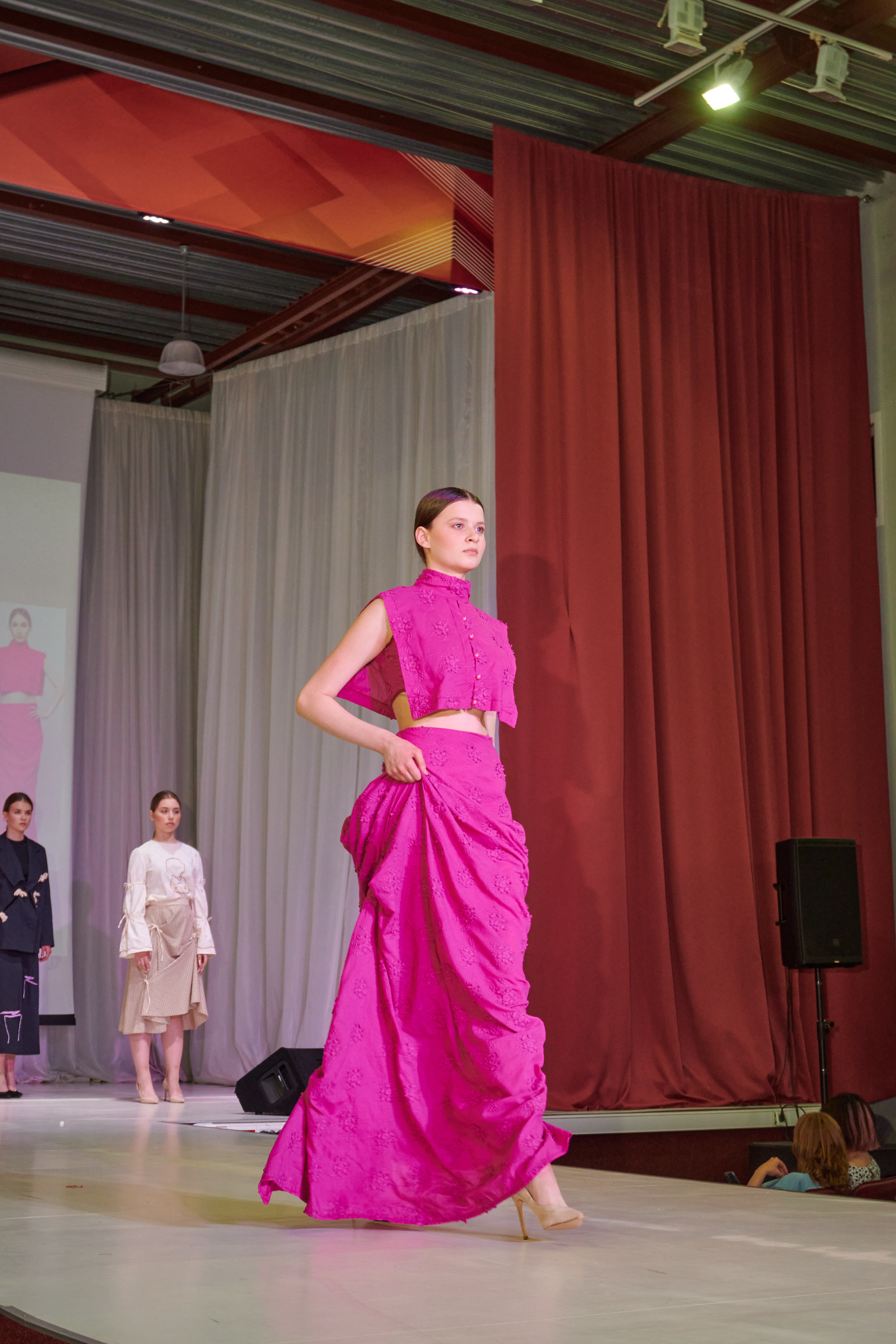 Русский силуэт иваново 26 июня. Фотограф в Иваново: Каталожная съемка одежды и постельного белья, Wildberries