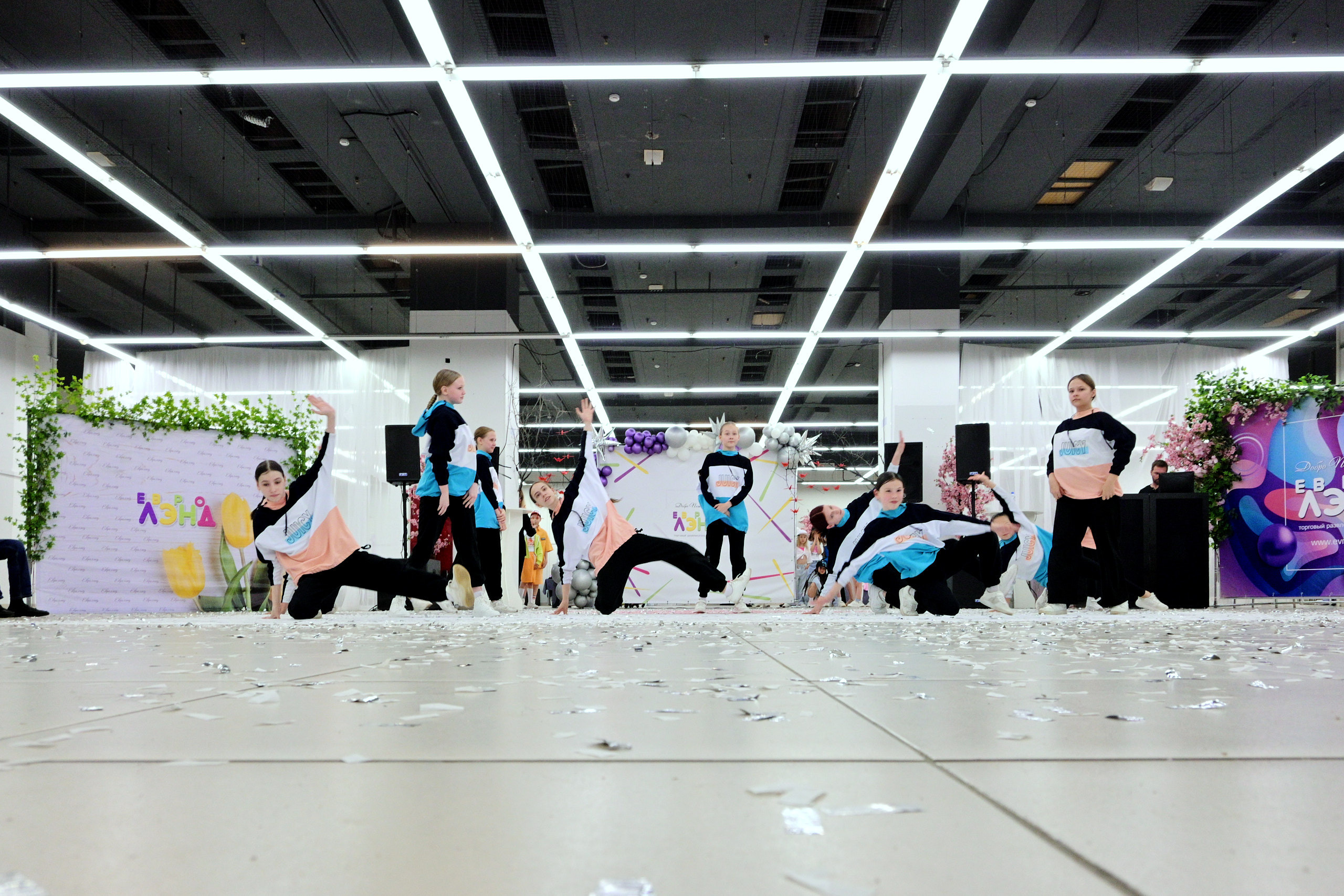 Показ Артплей в Евролэнд 09.06.2023. Фотограф в Иваново: Каталожная съемка одежды и постельного белья, Wildberries