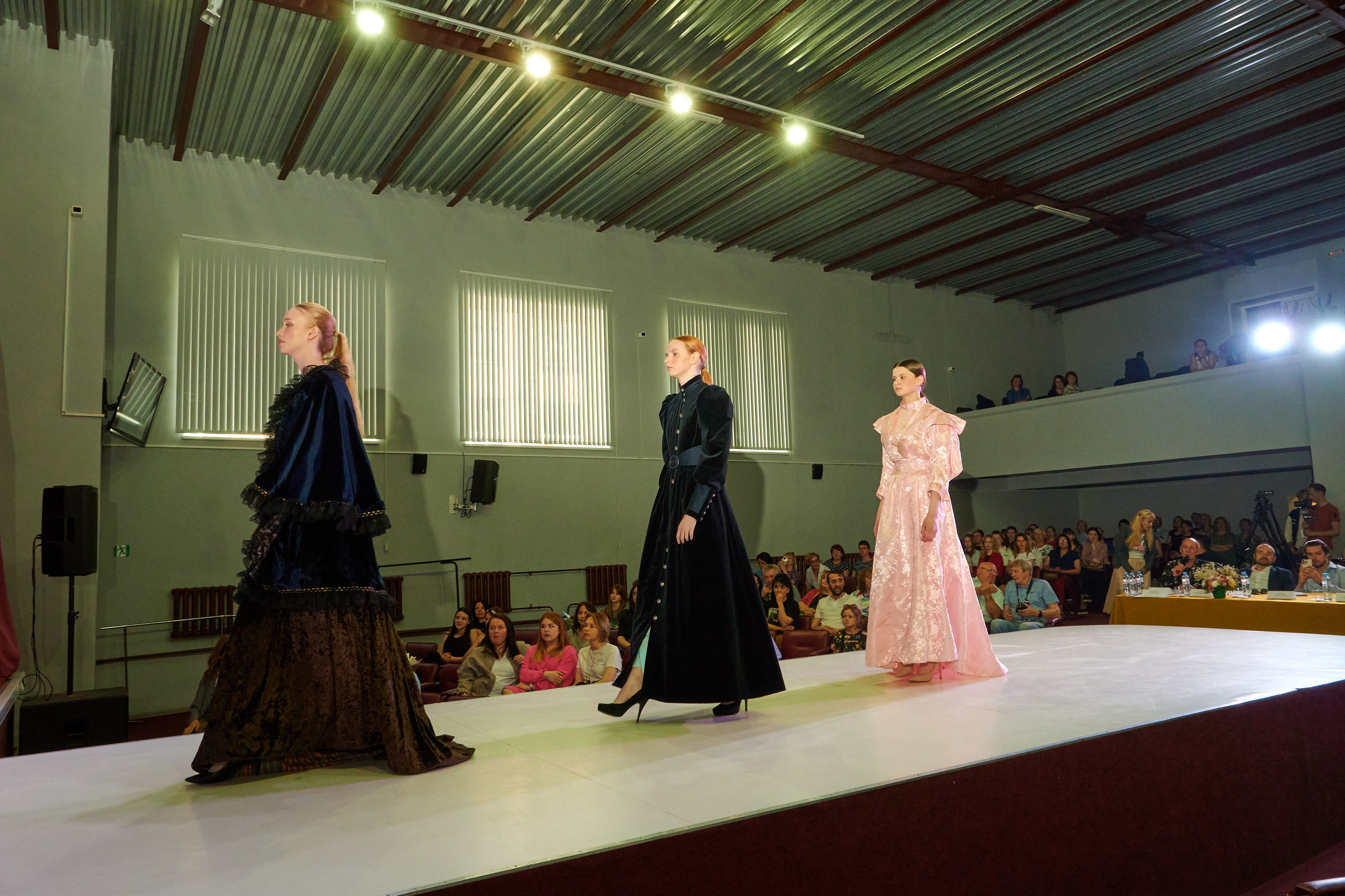 Русский силуэт иваново 26 июня. Фотограф в Иваново: Каталожная съемка одежды и постельного белья, Wildberries