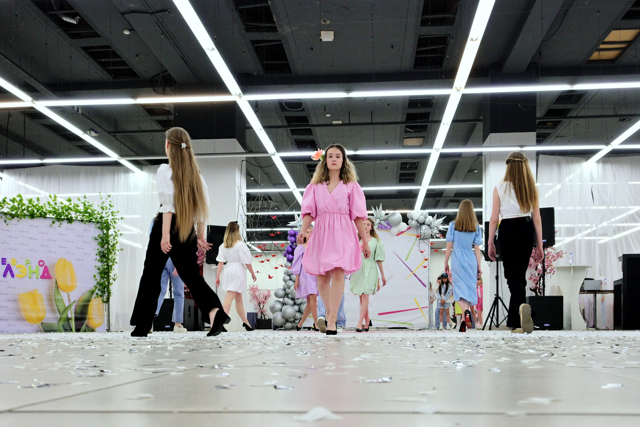 Показ Артплей в Евролэнд 09.06.2023. Фотограф в Иваново: Каталожная съемка одежды и постельного белья, Wildberries