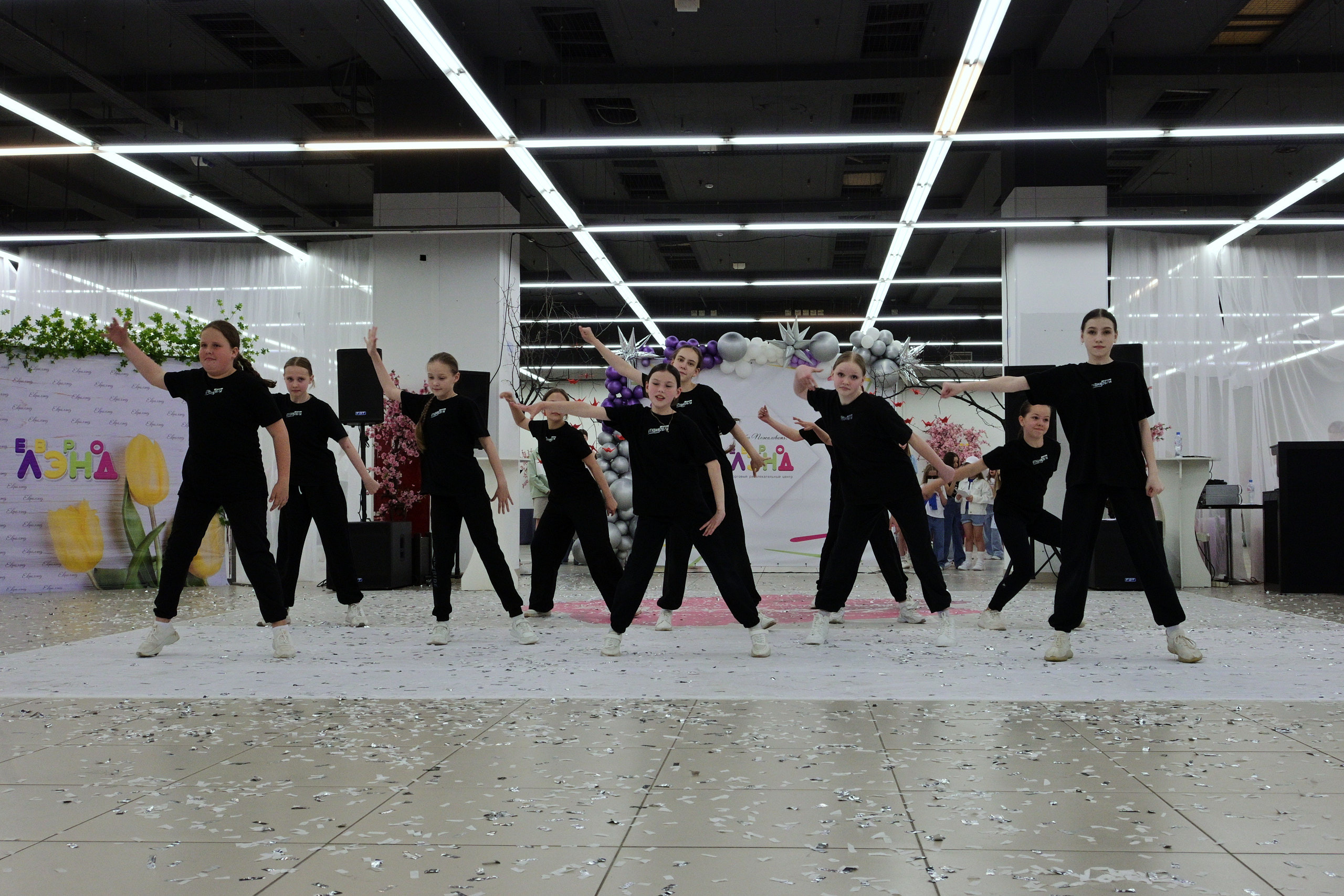 Показ Артплей в Евролэнд 09.06.2023. Фотограф в Иваново: Каталожная съемка одежды и постельного белья, Wildberries