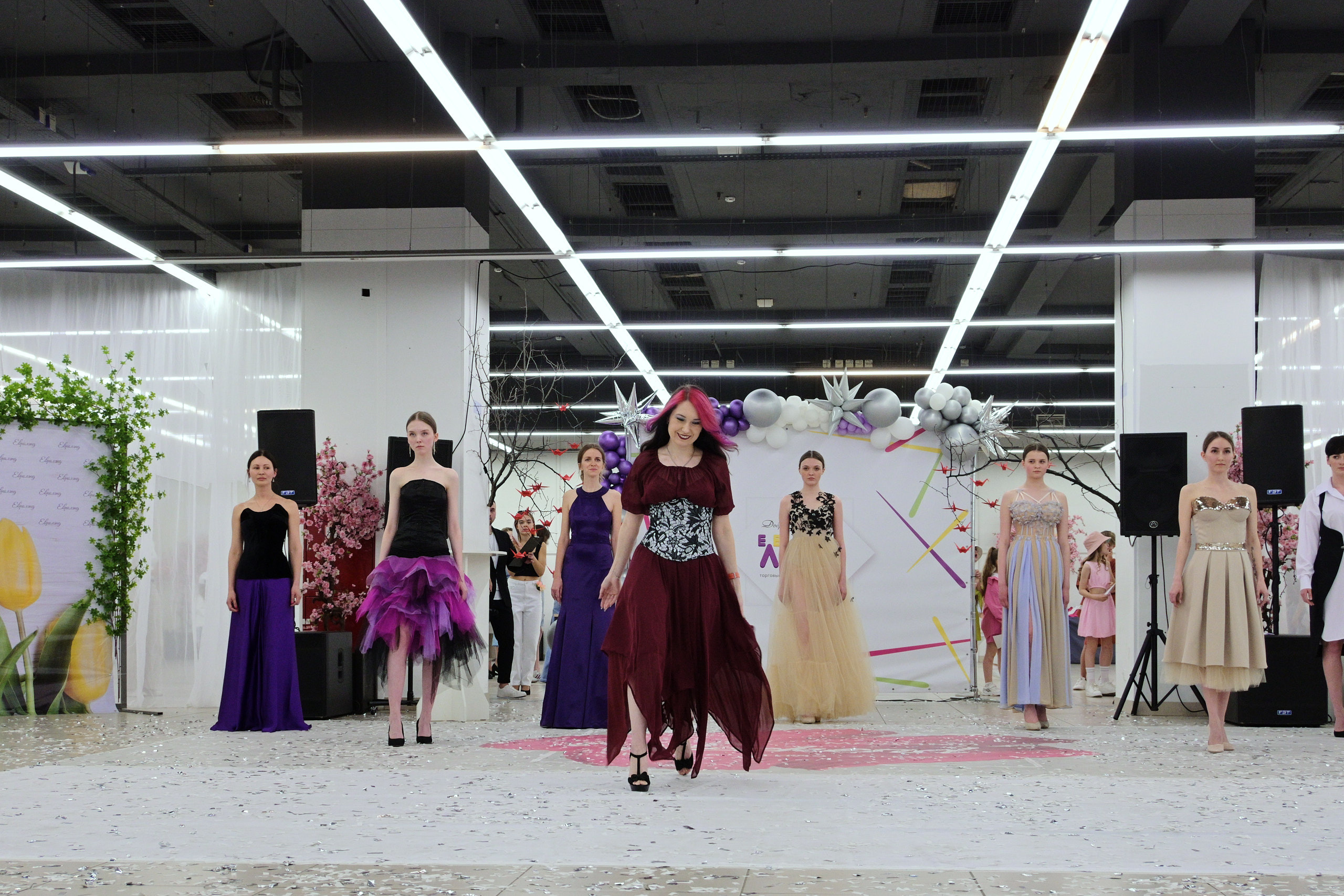 Показ Артплей в Евролэнд 09.06.2023. Фотограф в Иваново: Каталожная съемка одежды и постельного белья, Wildberries