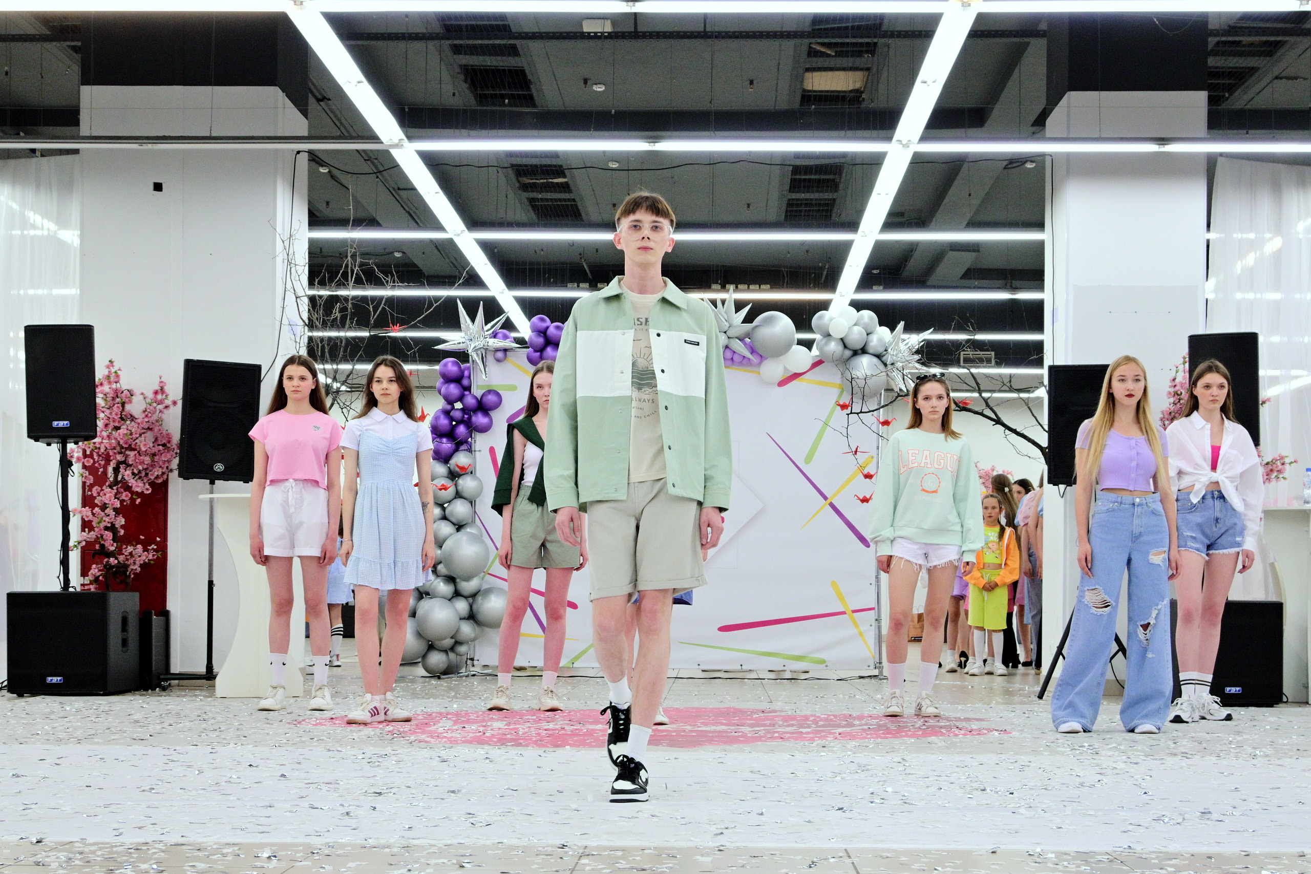 Показ Артплей в Евролэнд 09.06.2023. Фотограф в Иваново: Каталожная съемка одежды и постельного белья, Wildberries