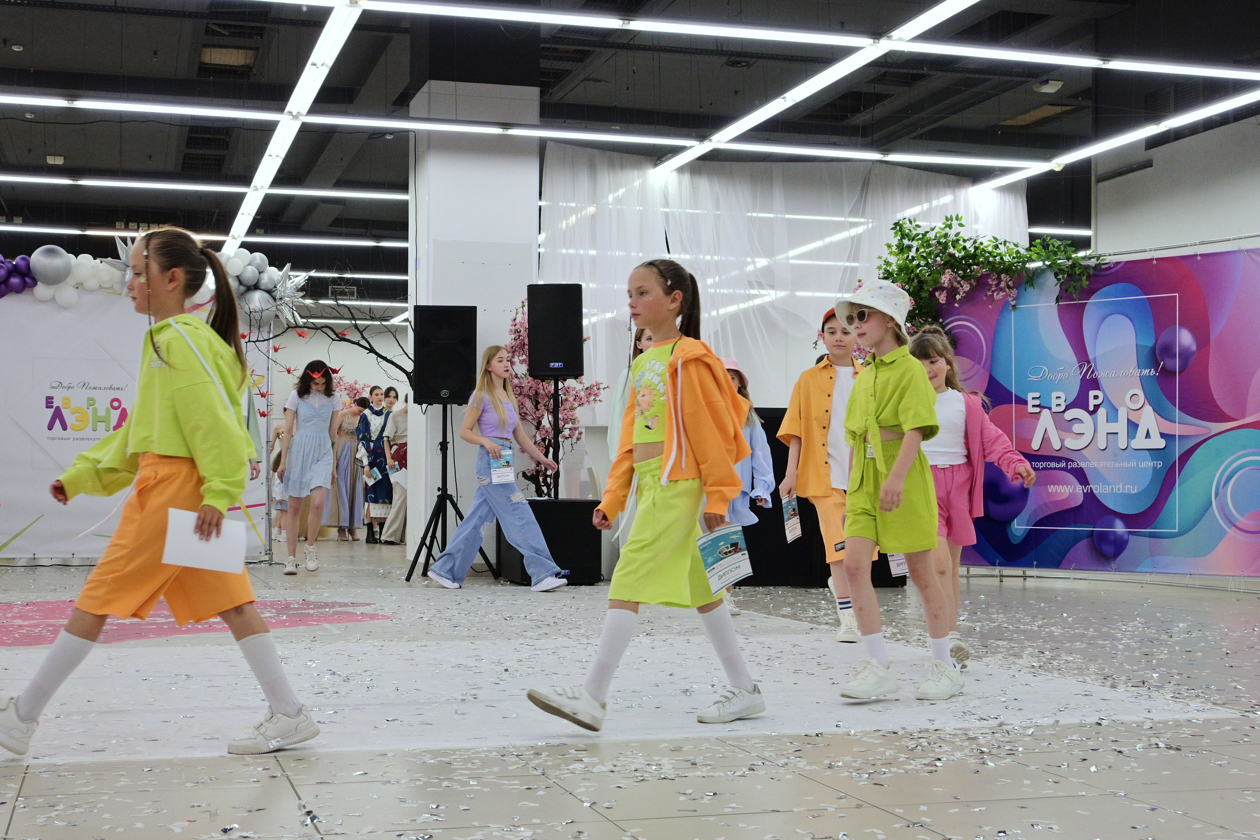 Показ Артплей в Евролэнд 09.06.2023. Фотограф в Иваново: Каталожная съемка одежды и постельного белья, Wildberries