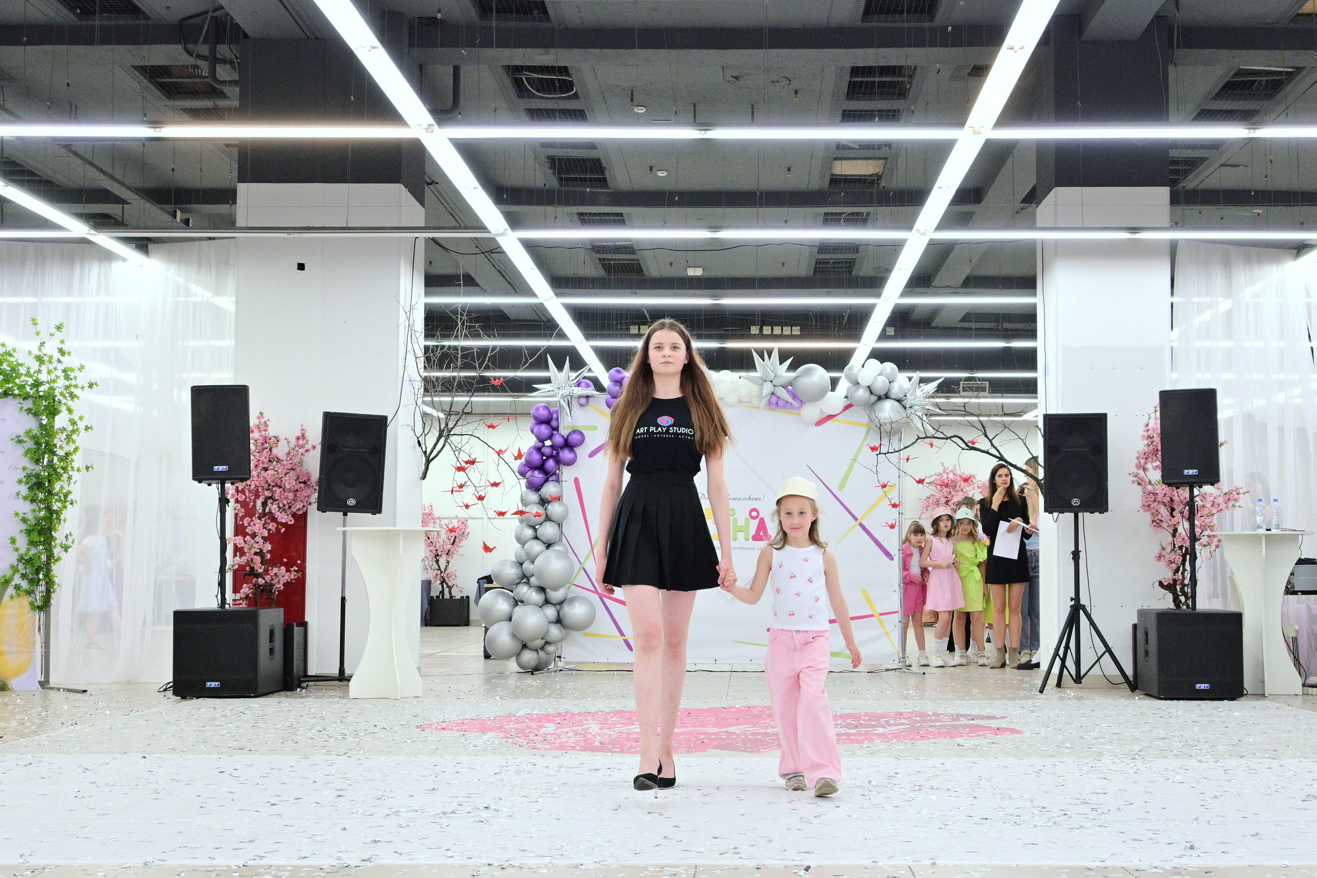 Показ Артплей в Евролэнд 09.06.2023. Фотограф в Иваново: Каталожная съемка одежды и постельного белья, Wildberries