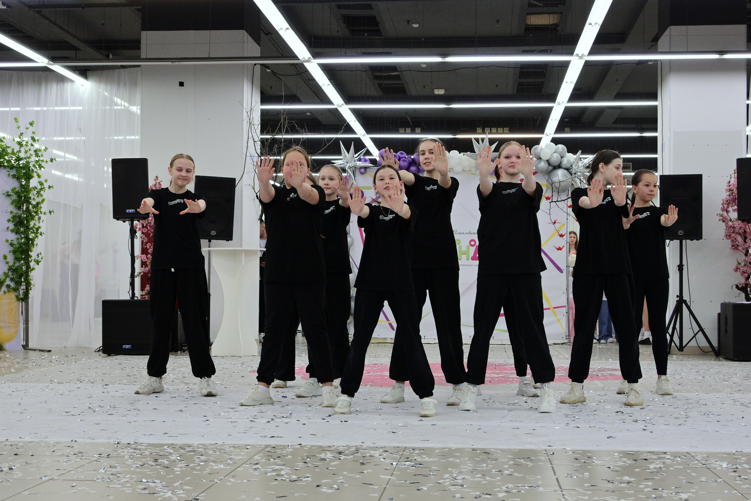 Показ Артплей в Евролэнд 09.06.2023. Фотограф в Иваново: Каталожная съемка одежды и постельного белья, Wildberries