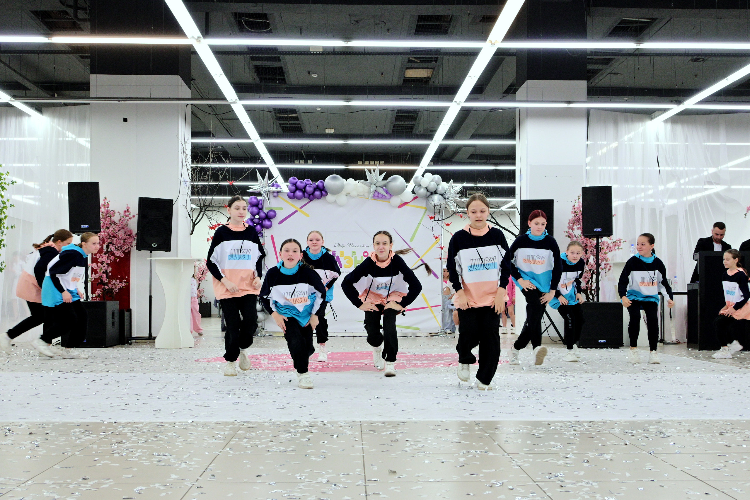 Показ Артплей в Евролэнд 09.06.2023. Фотограф в Иваново: Каталожная съемка одежды и постельного белья, Wildberries