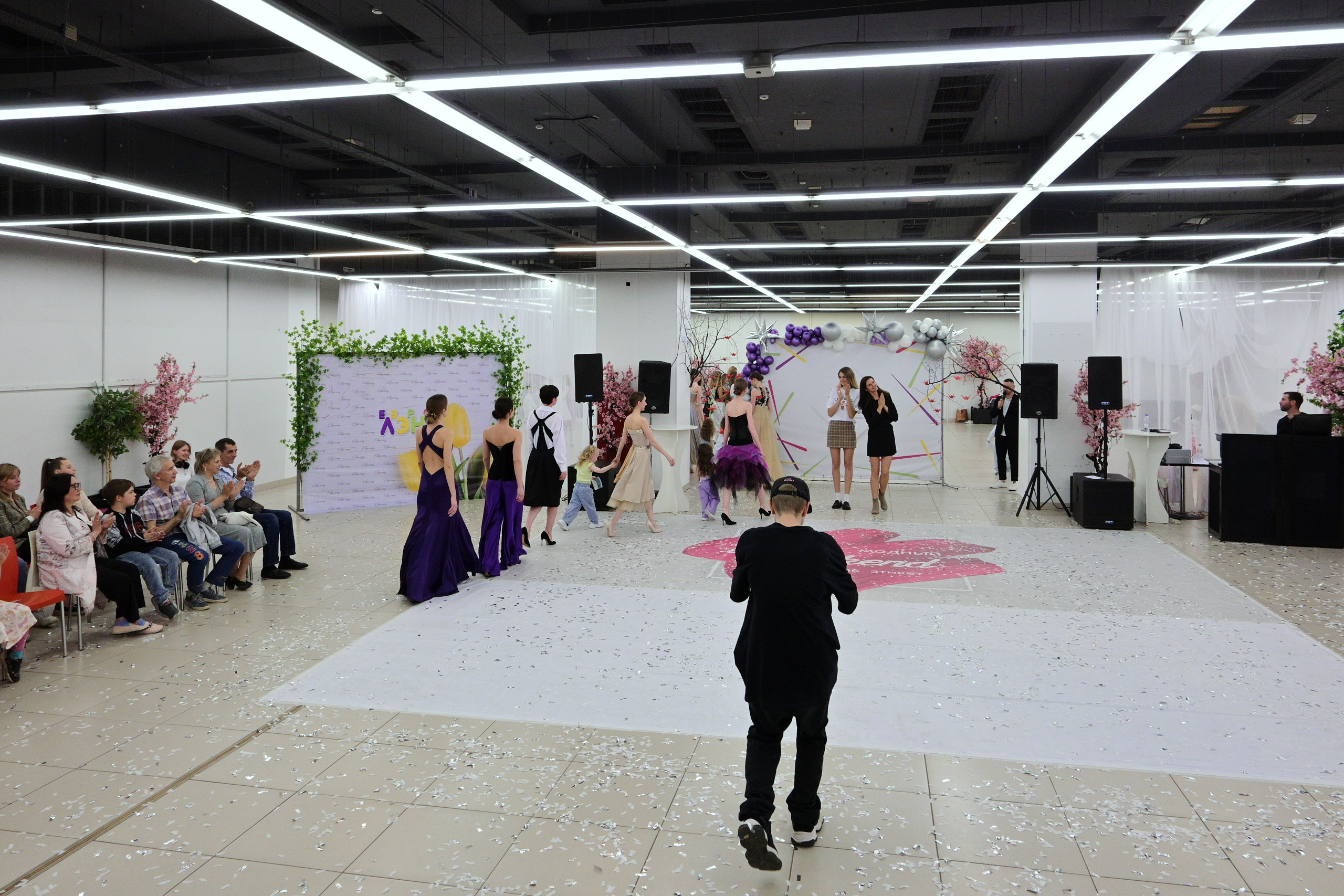 Показ Артплей в Евролэнд 09.06.2023. Фотограф в Иваново: Каталожная съемка одежды и постельного белья, Wildberries