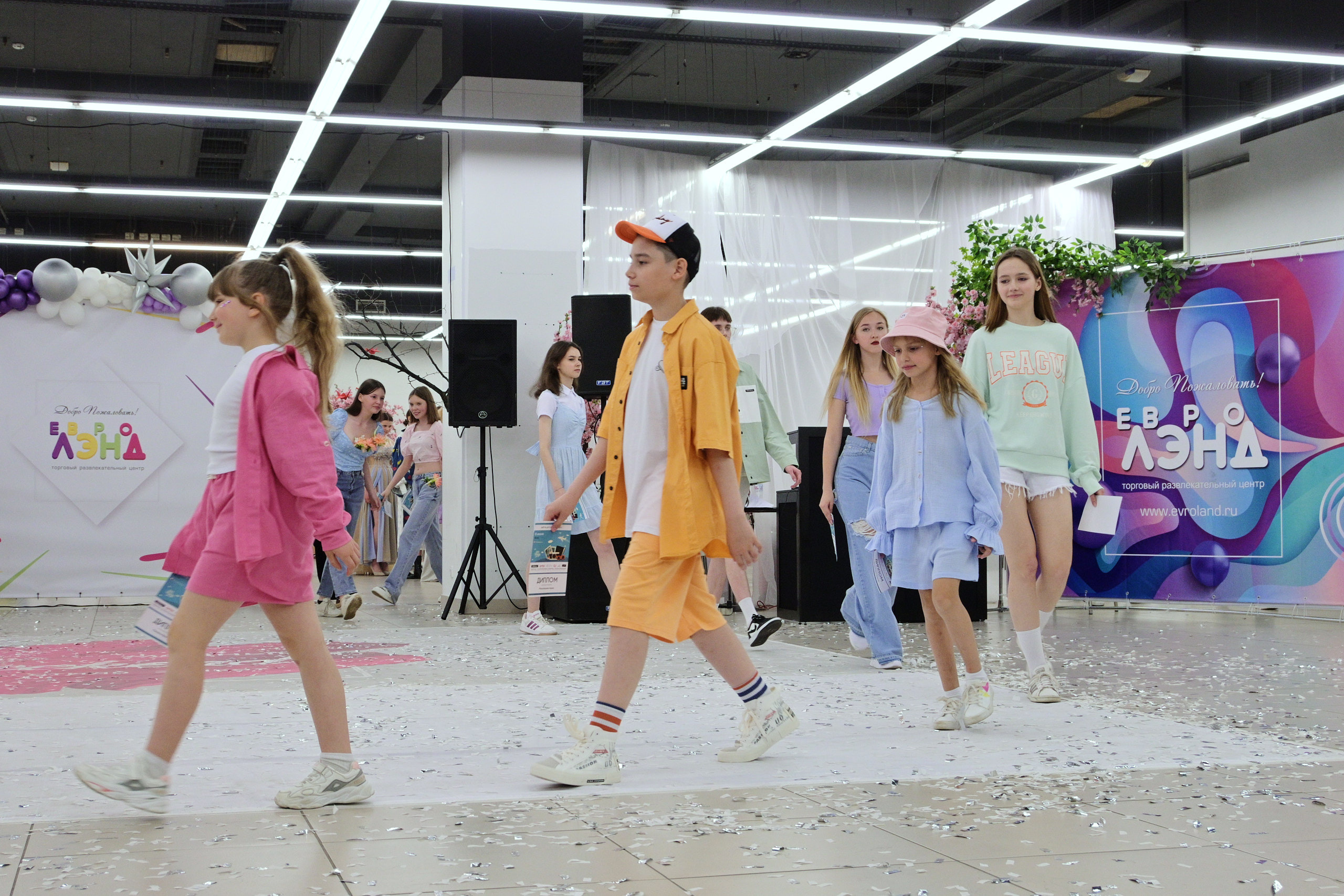 Показ Артплей в Евролэнд 09.06.2023. Фотограф в Иваново: Каталожная съемка одежды и постельного белья, Wildberries