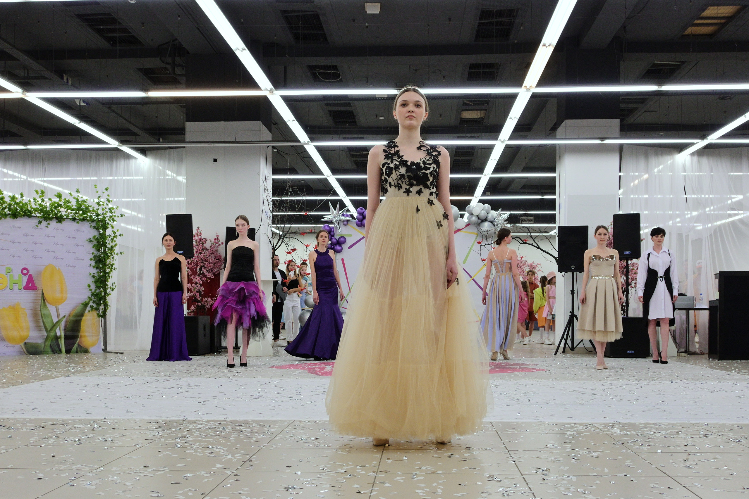 Показ Артплей в Евролэнд 09.06.2023. Фотограф в Иваново: Каталожная съемка одежды и постельного белья, Wildberries