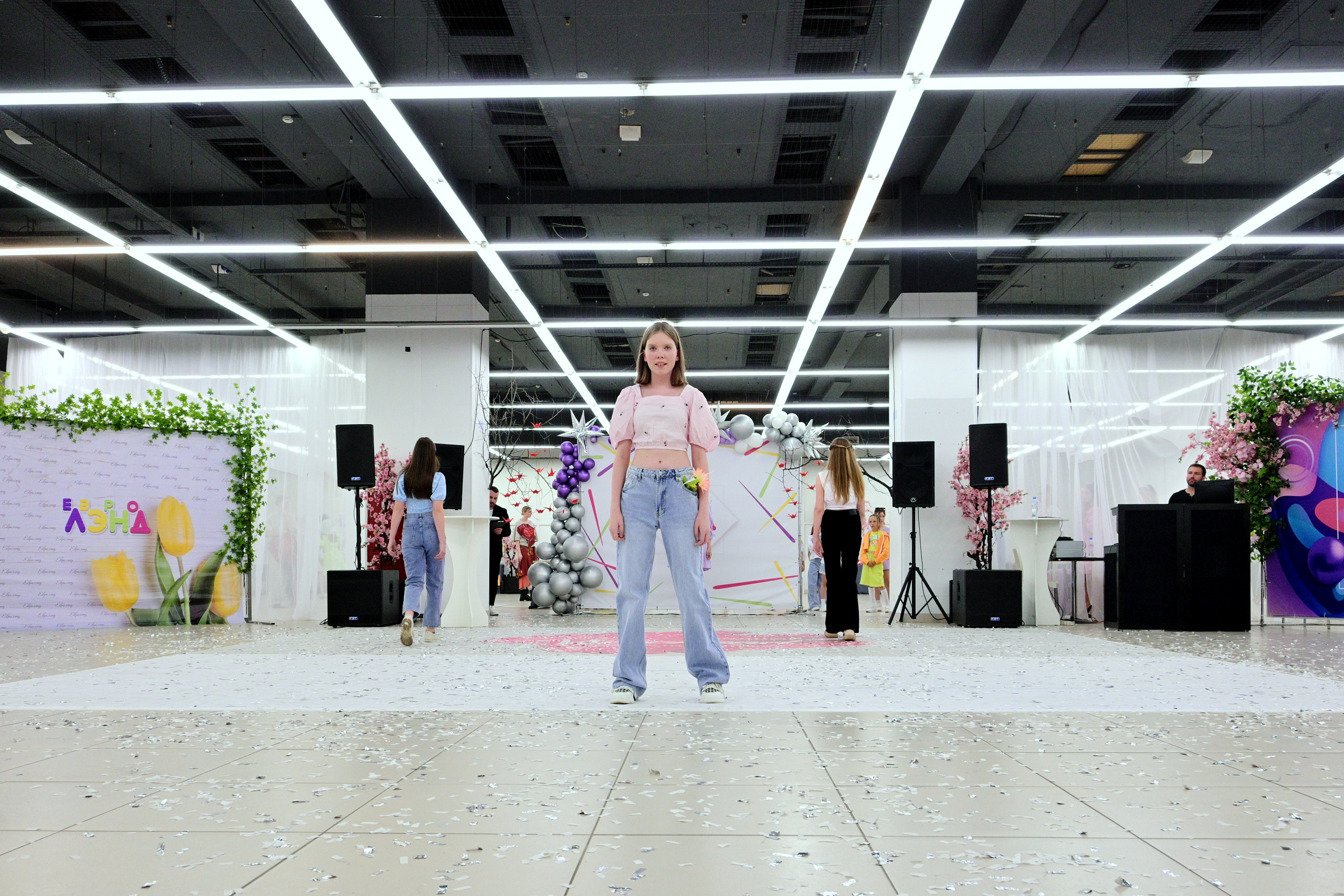 Показ Артплей в Евролэнд 09.06.2023. Фотограф в Иваново: Каталожная съемка одежды и постельного белья, Wildberries