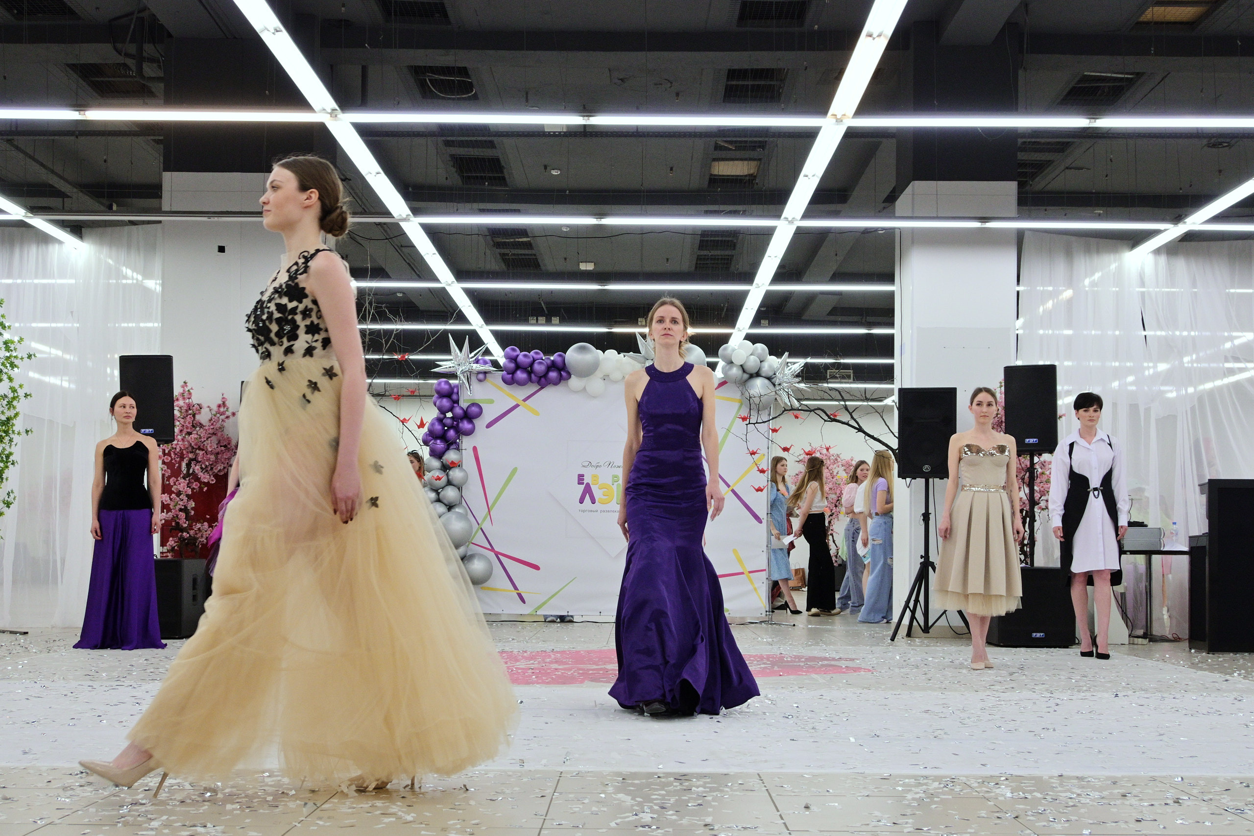 Показ Артплей в Евролэнд 09.06.2023. Фотограф в Иваново: Каталожная съемка одежды и постельного белья, Wildberries