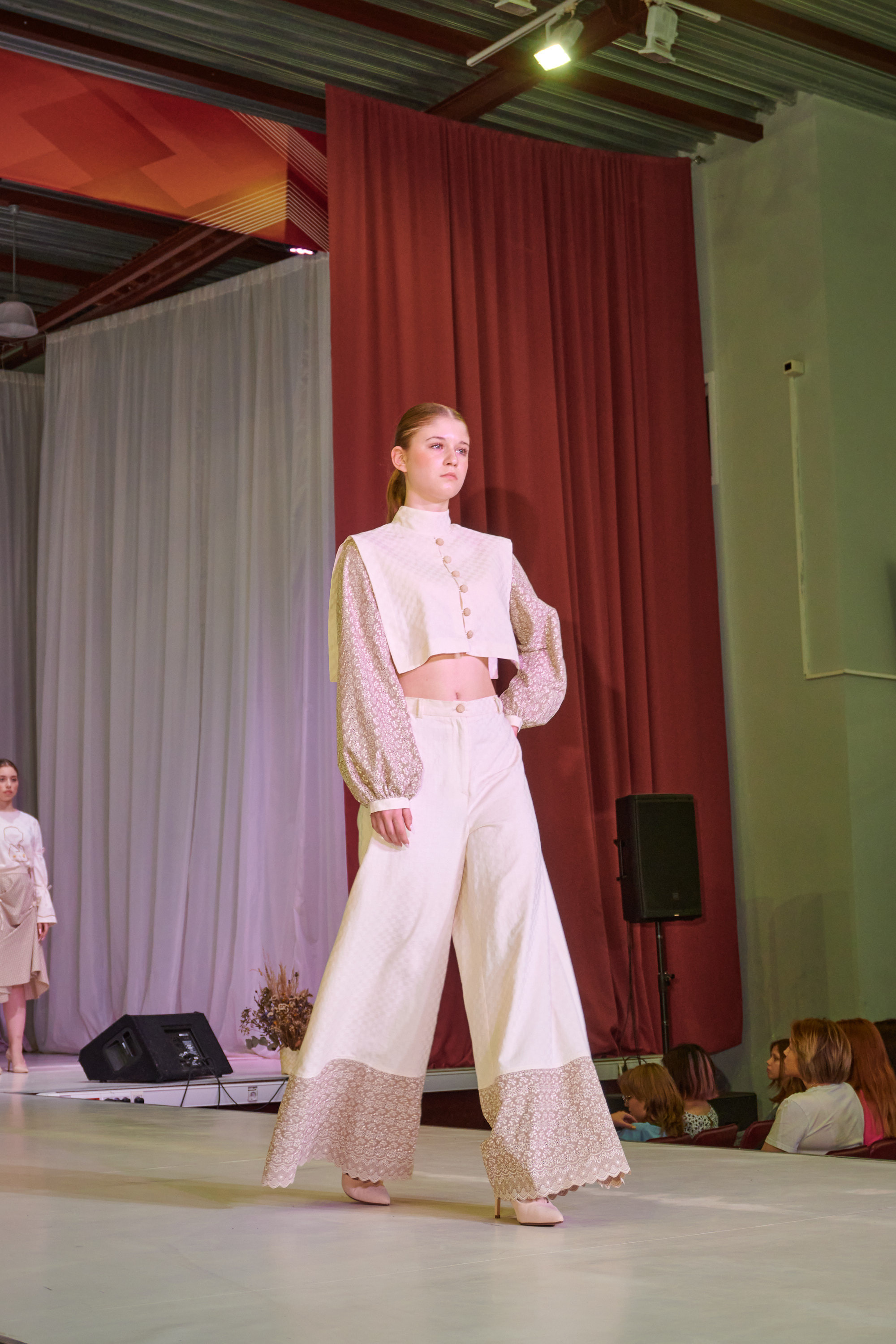 Русский силуэт иваново 26 июня. Фотограф в Иваново: Каталожная съемка одежды и постельного белья, Wildberries