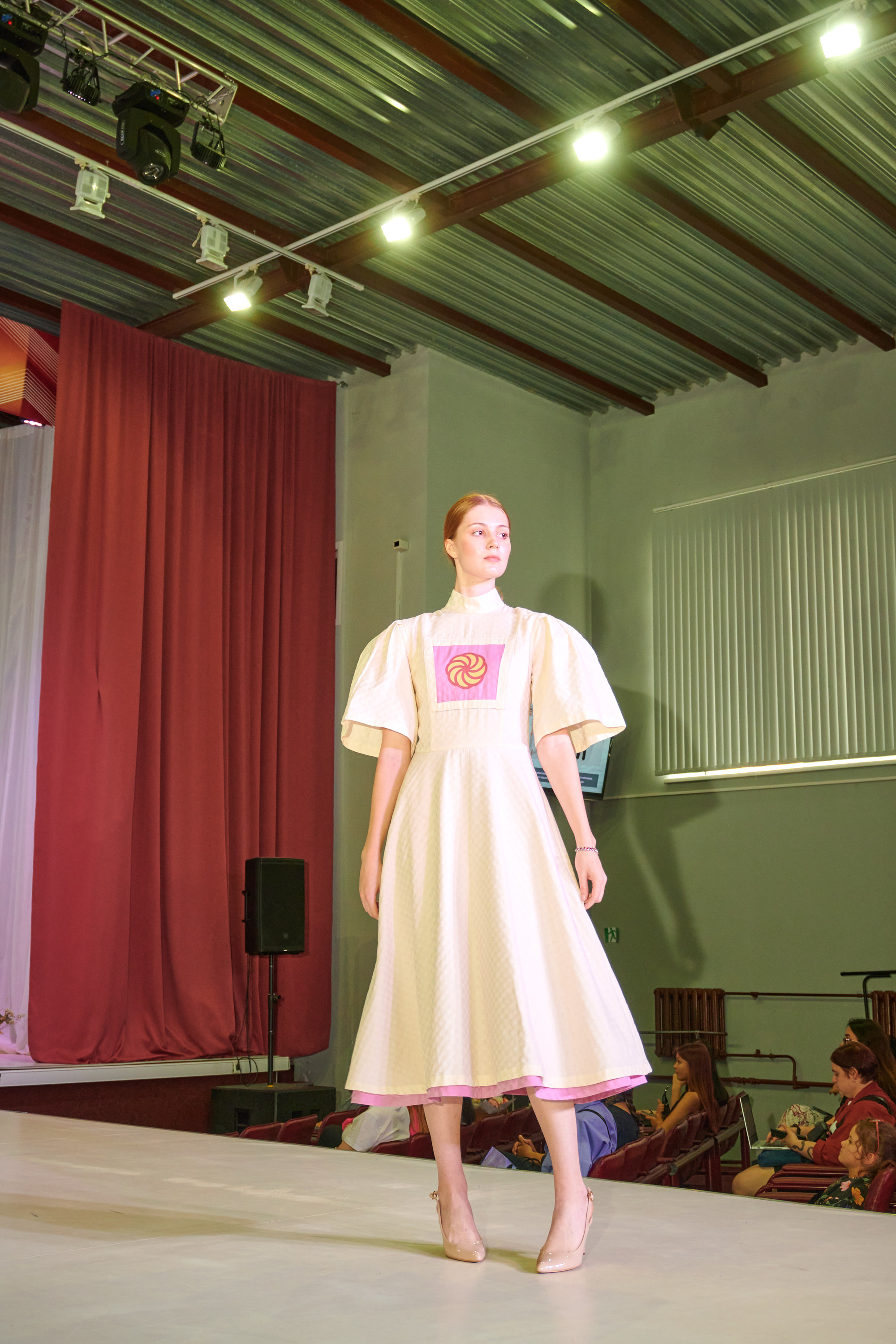 Русский силуэт иваново 26 июня. Фотограф в Иваново: Каталожная съемка одежды и постельного белья, Wildberries