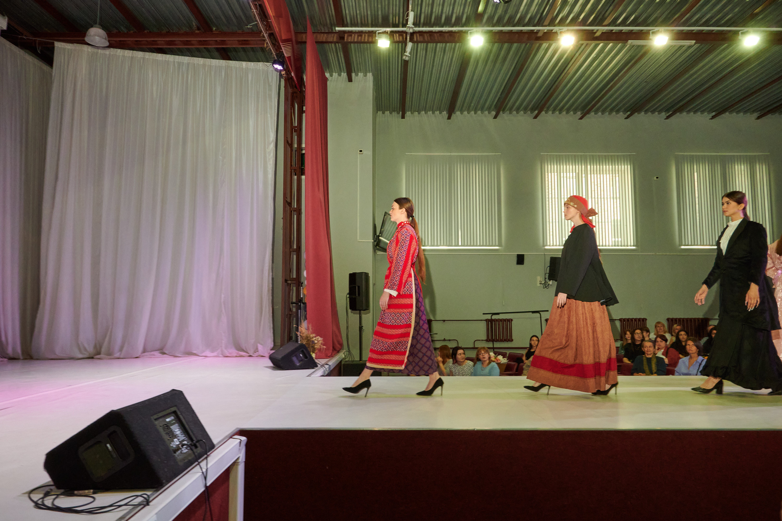 Русский силуэт иваново 26 июня. Фотограф в Иваново: Каталожная съемка одежды и постельного белья, Wildberries