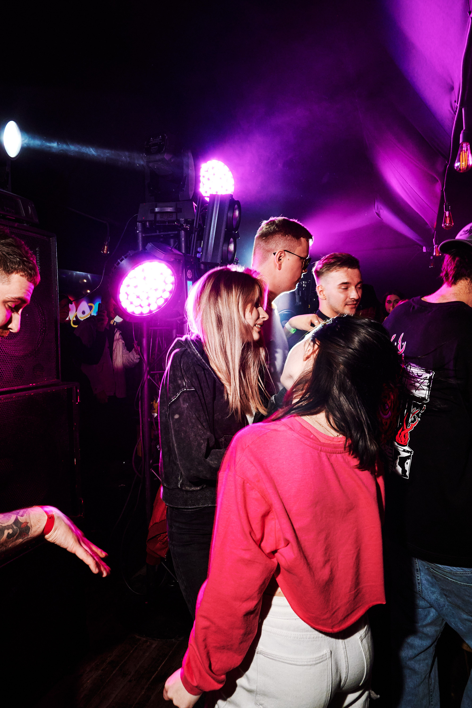 Репортажная съемка в Ёлки бар. Фотограф в Иваново: Каталожная съемка одежды и постельного белья, Wildberries