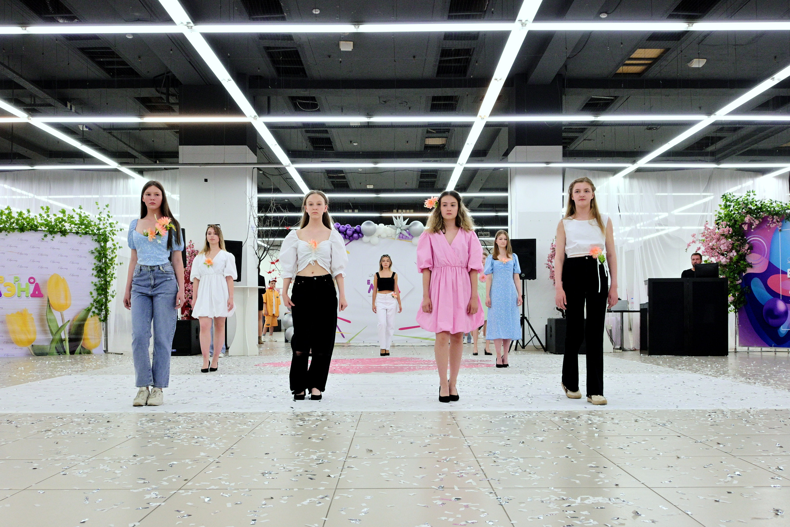 Показ Артплей в Евролэнд 09.06.2023. Фотограф в Иваново: Каталожная съемка одежды и постельного белья, Wildberries