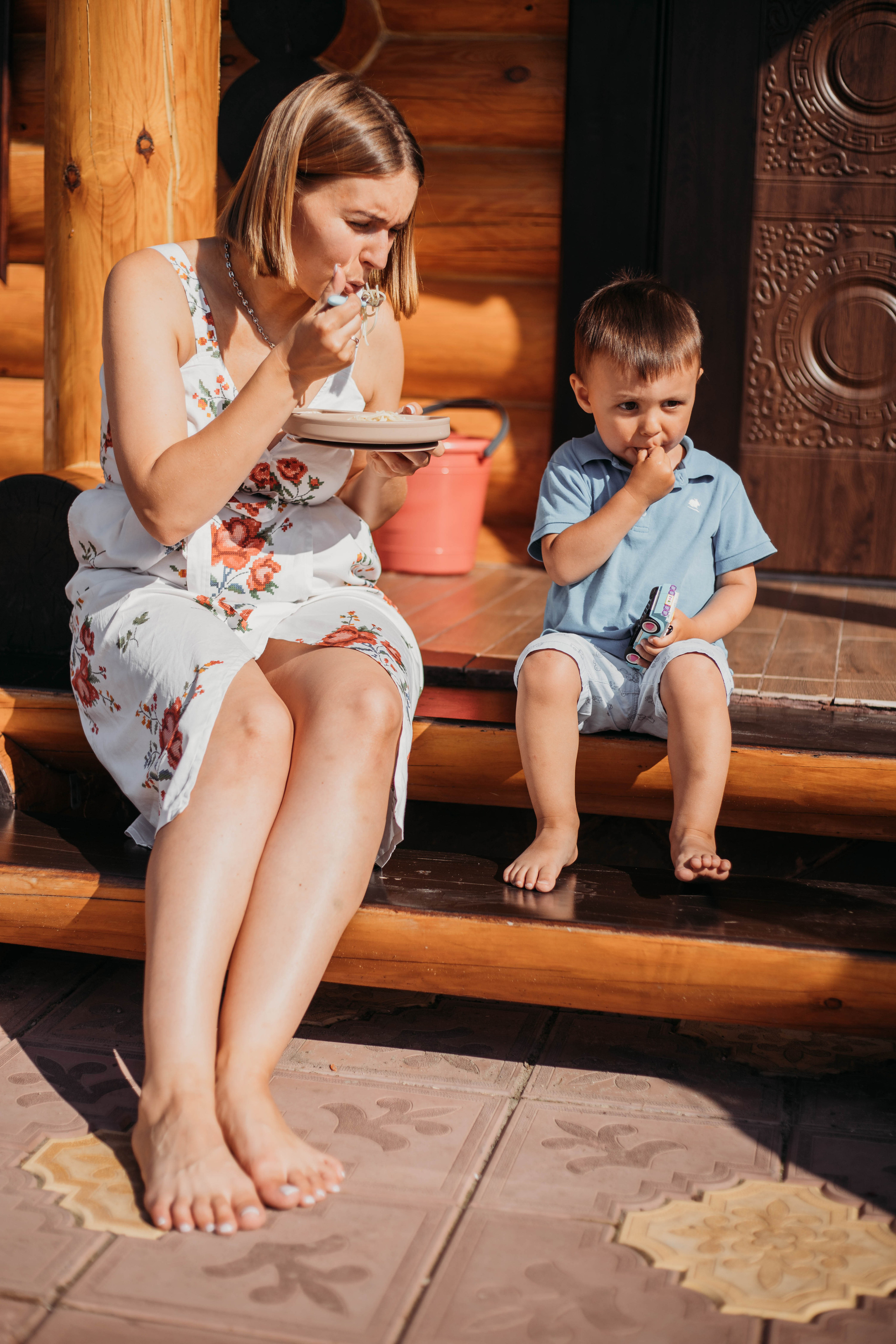 Домашняя семейная фотосессия семьи Людмилы. Венера Гайн. Репортажный фотограф  Тюмень. Обучение фотографии с 0