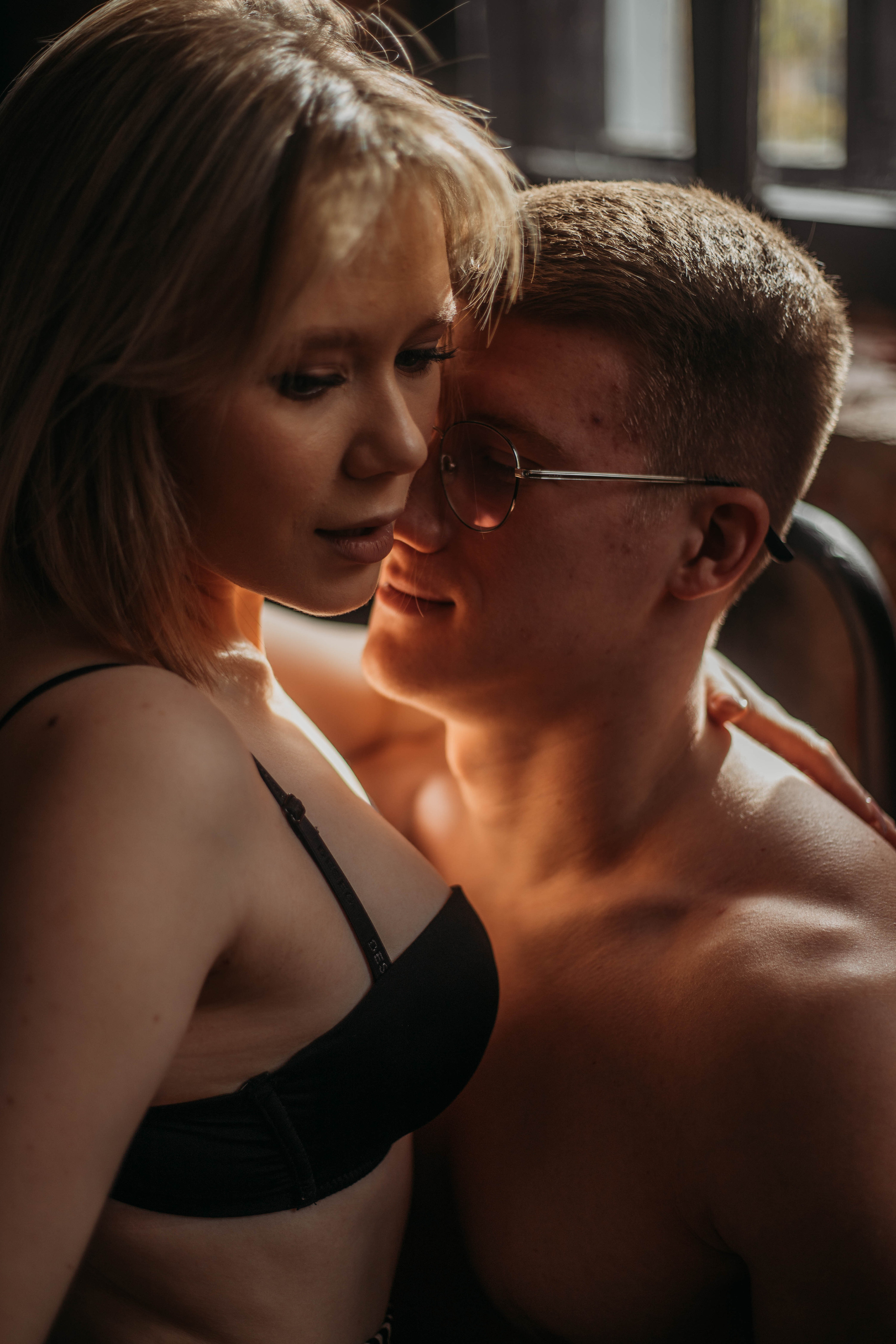 Горячая студийная съемка Александра и Евгении. Венера Гайн. Репортажный фотограф  Тюмень. Обучение фотографии с 0