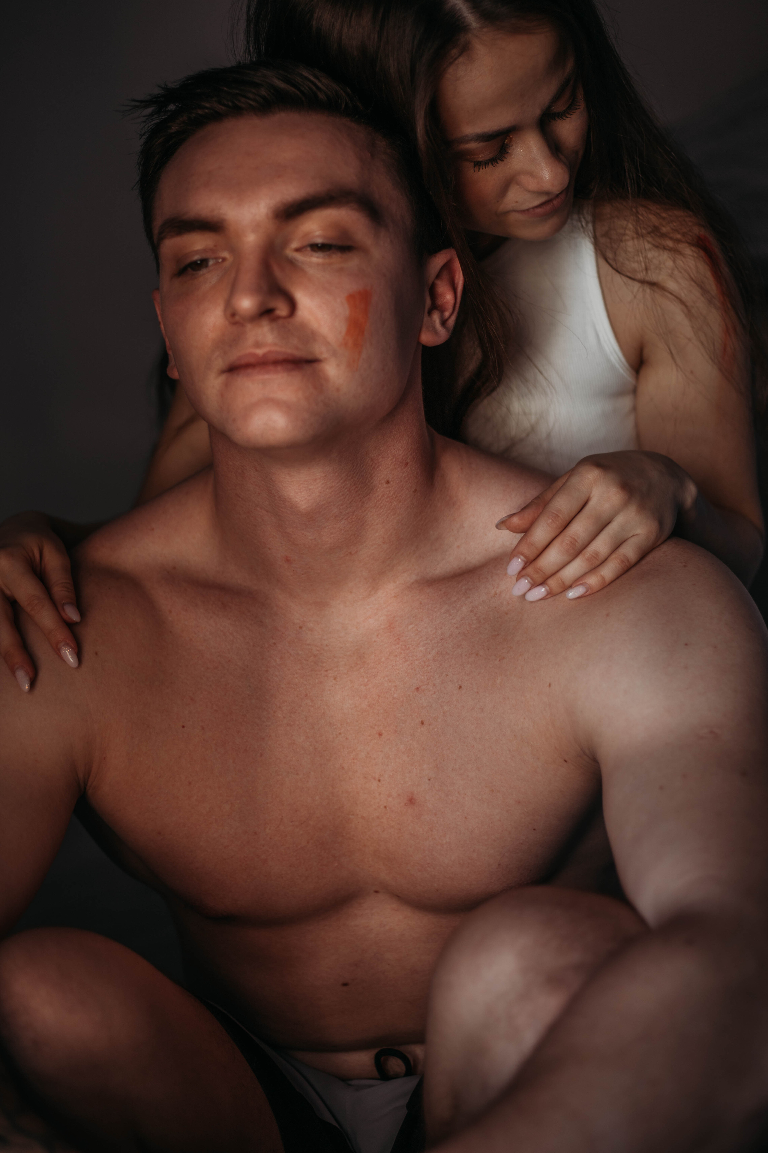 Чувственная домашняя фотосессия Владимира и Екатерины. Венера Гайн. Репортажный фотограф  Тюмень. Обучение фотографии с 0