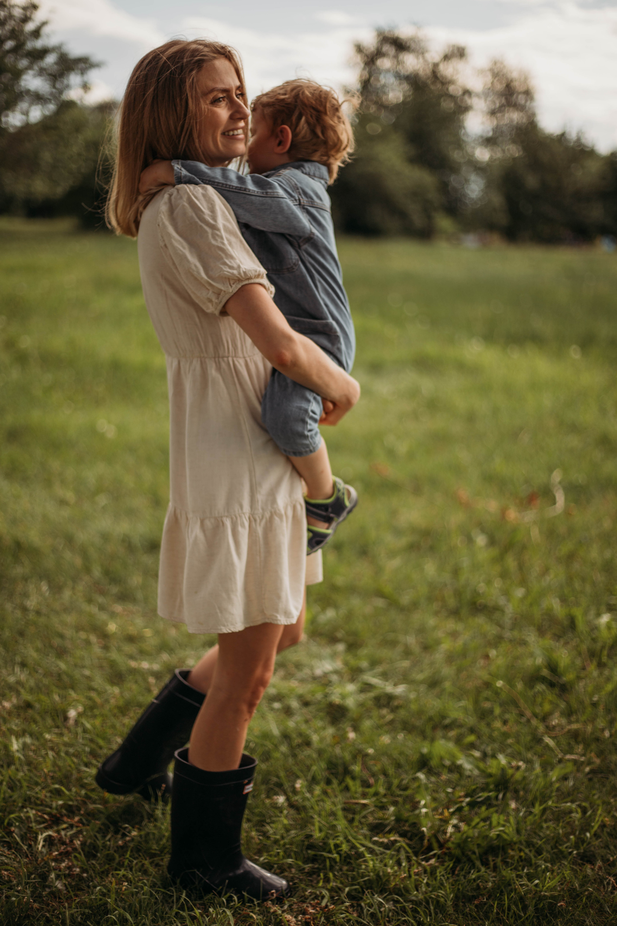 Фотосессия в парке Музы и Елисея. Венера Гайн. Репортажный фотограф  Тюмень. Обучение фотографии с 0