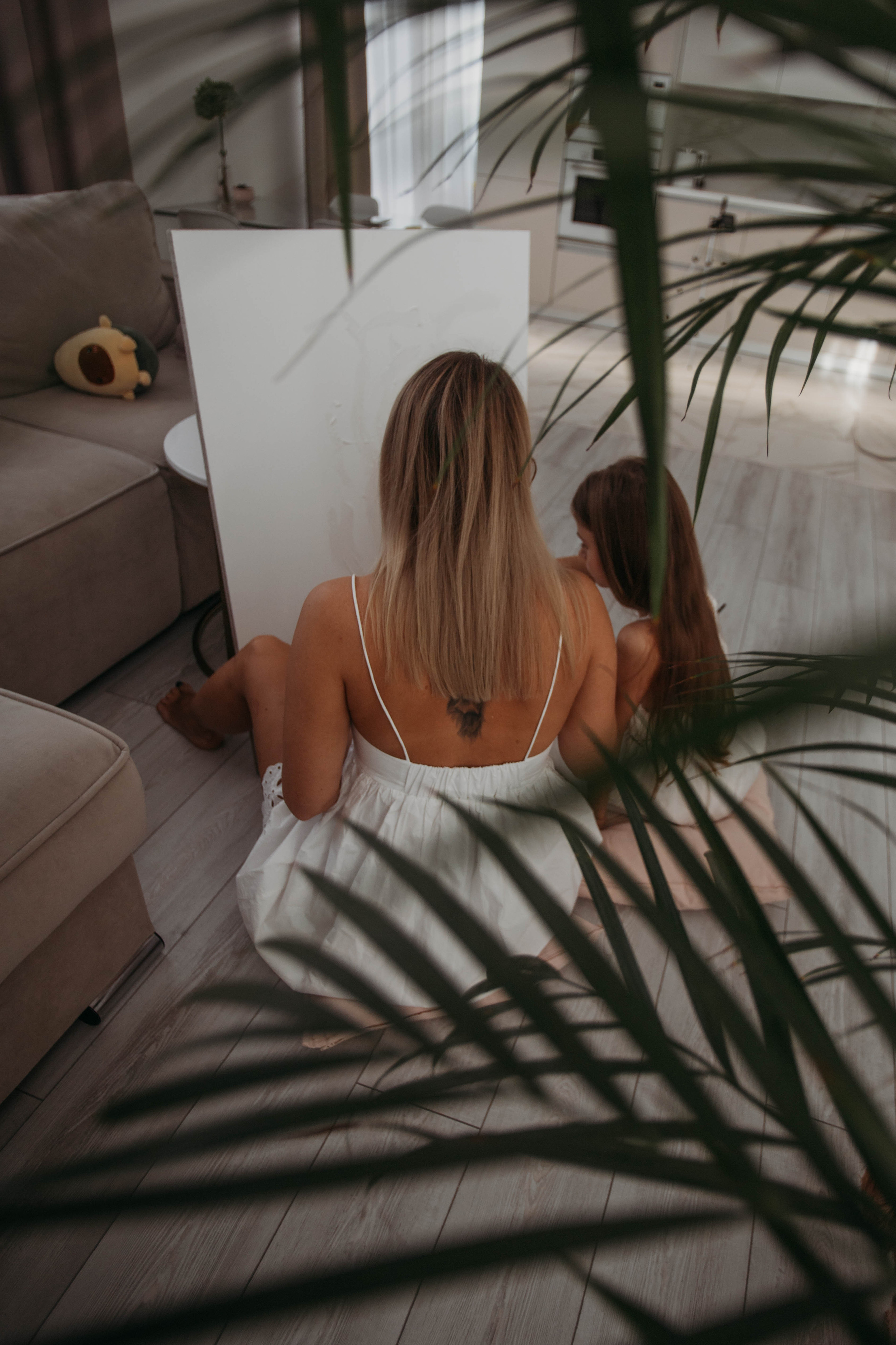 Домашняя семейная съемка Ксении. Венера Гайн. Репортажный фотограф  Тюмень. Обучение фотографии с 0