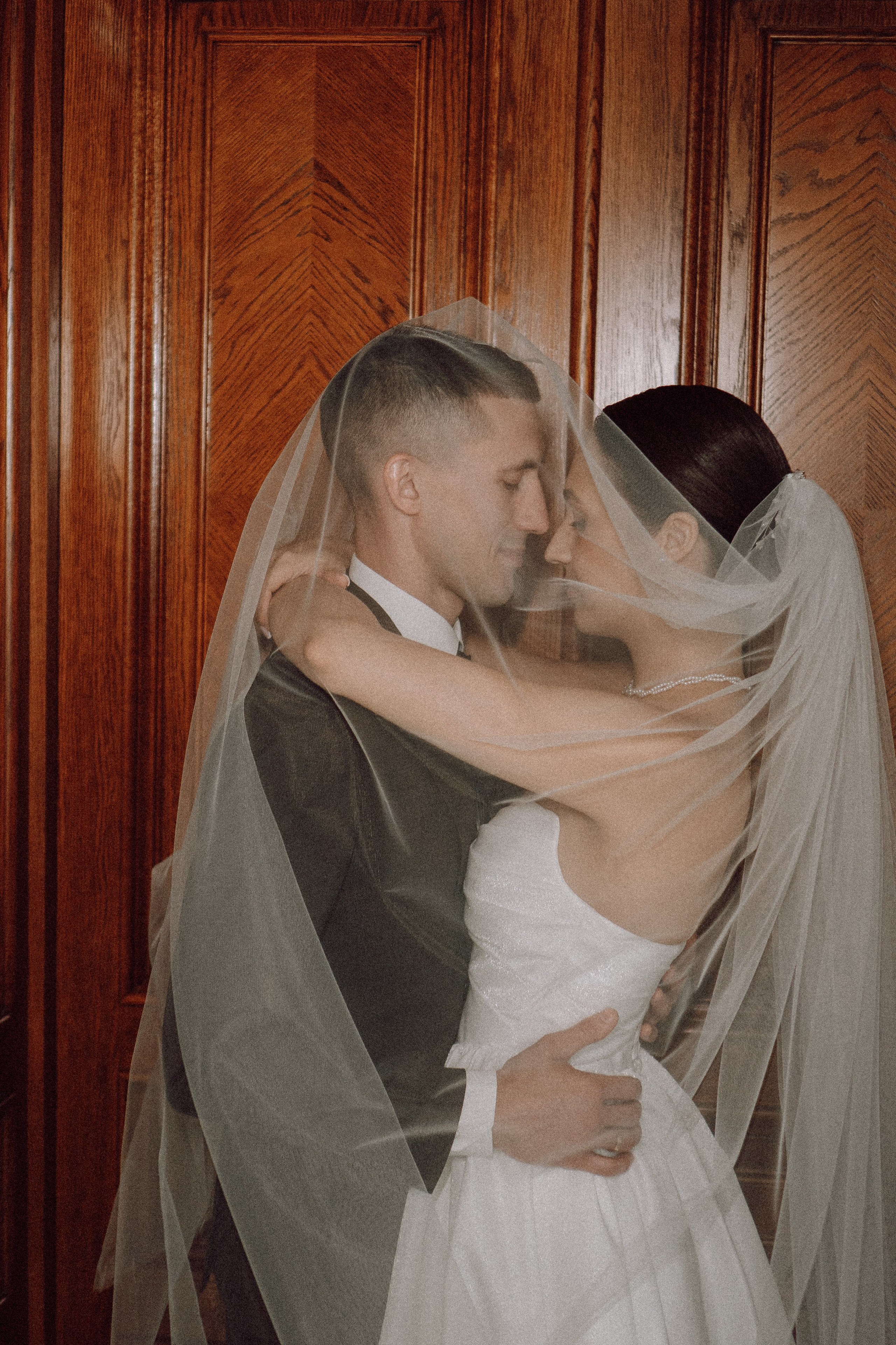 СВАДЕБНАЯ ПРОГУЛКА В САНТК-ПЕТЕРБУРГЕ (ИСАКИЕВСКИЙ СОБОР, ЗИМНЯЯ КАНАВКА, ЭРМИТАЖ И БОЛЬШАЯ МОРСКАЯ УЛИЦА). Профессиональный фотограф, Санкт-Петербург — Виктория Богомолова