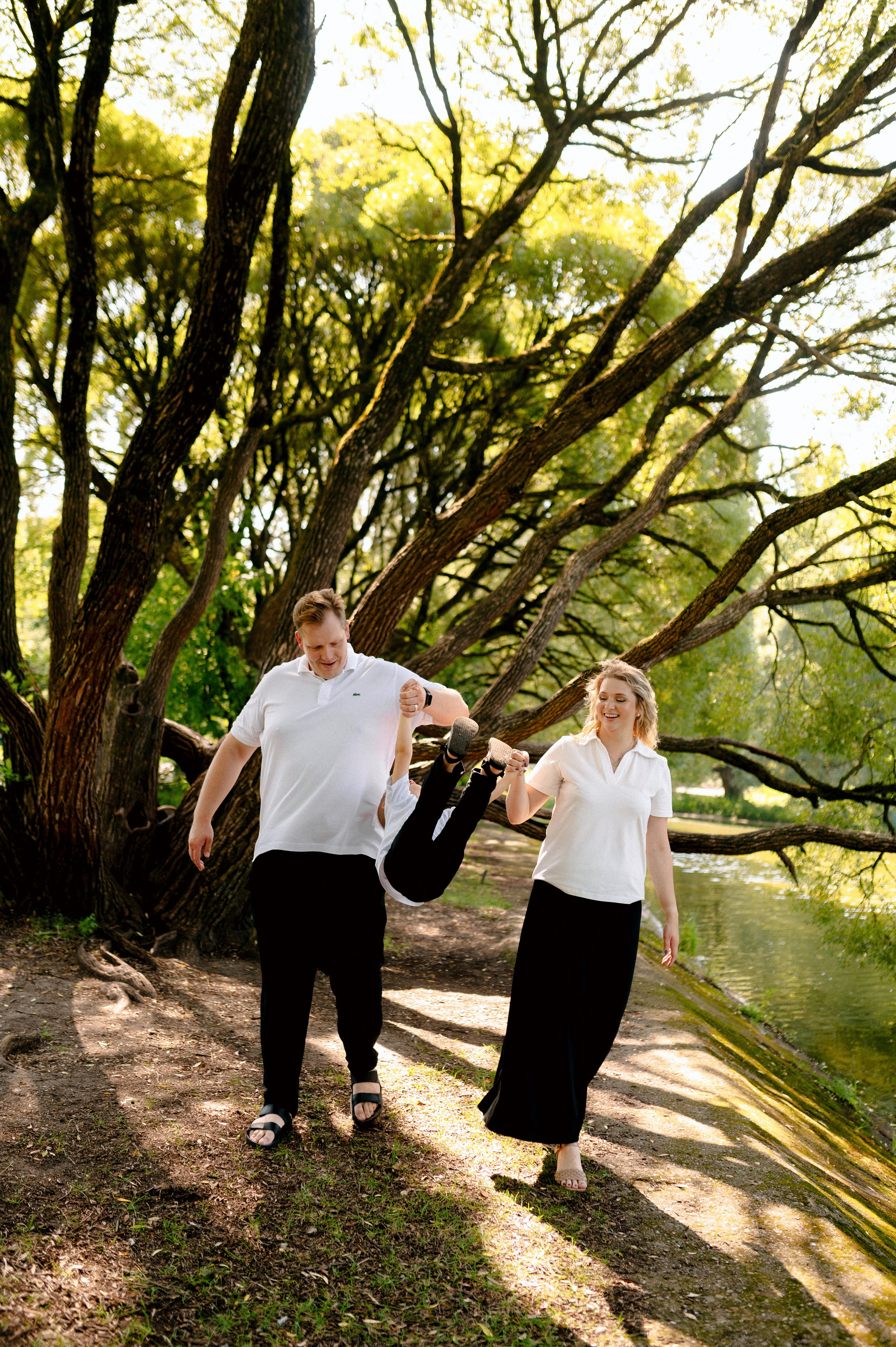 НА ДЕРЕВО ЗАЛЕЗУ. Шашкова Вероника / Свадебный и семейный фотограф Москва и Ярославль