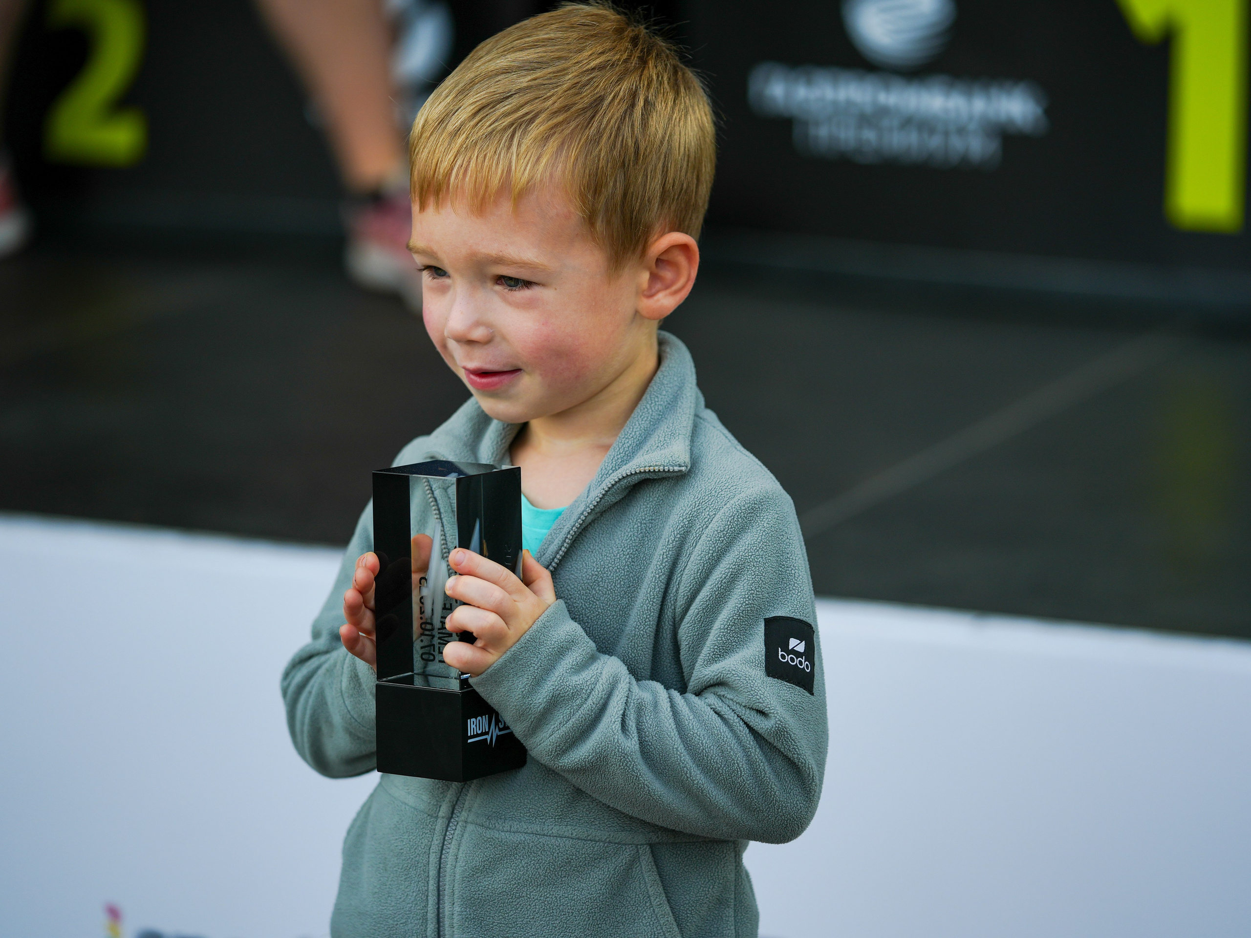 Фотоотчет партнерской интеграции для компании TELE2 на фестивале Ironstar. Репортажный фотограф в Красной Поляне и Сочи Павлюченко Екатерина