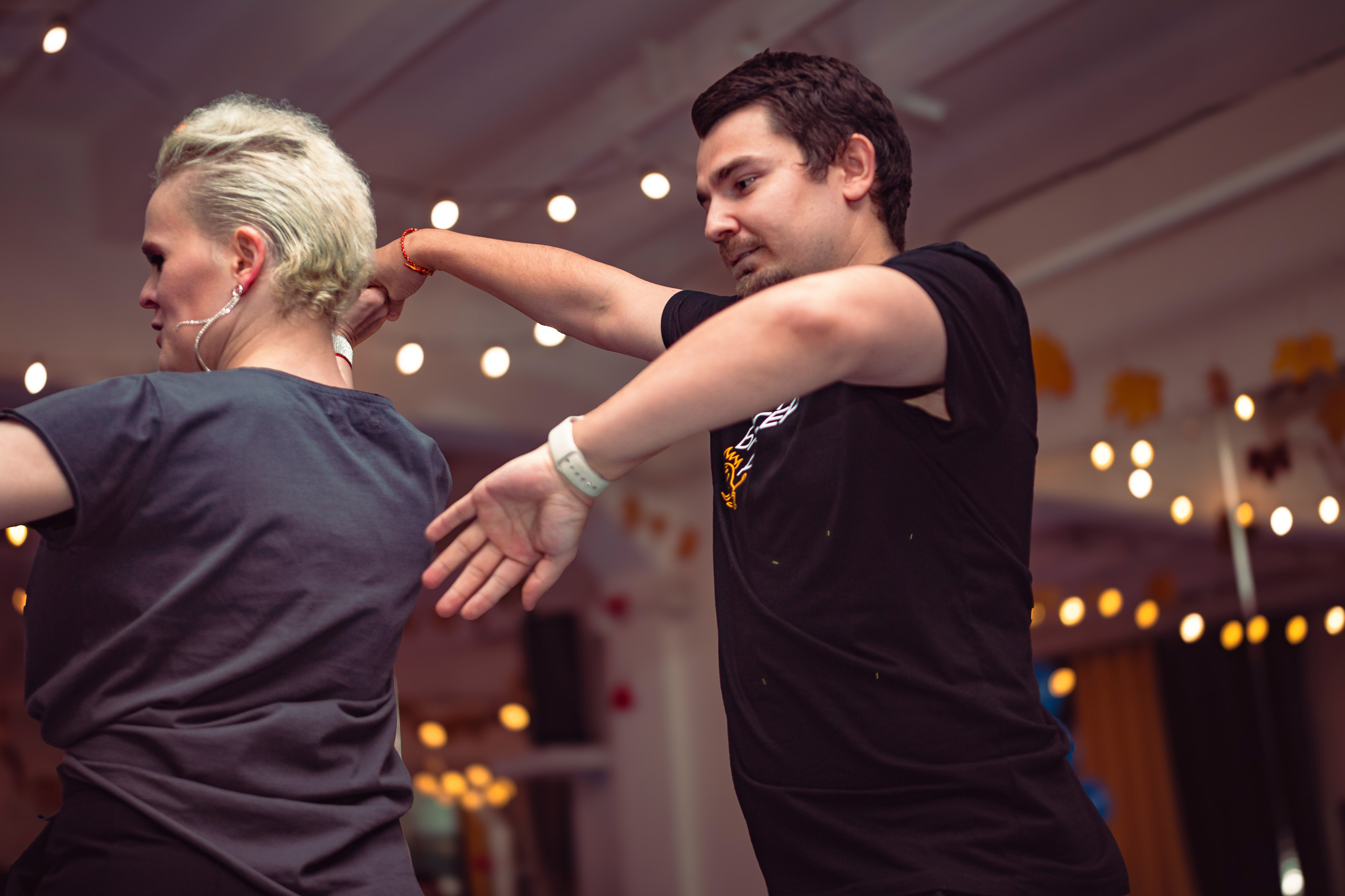 Dance cafe вечеринка