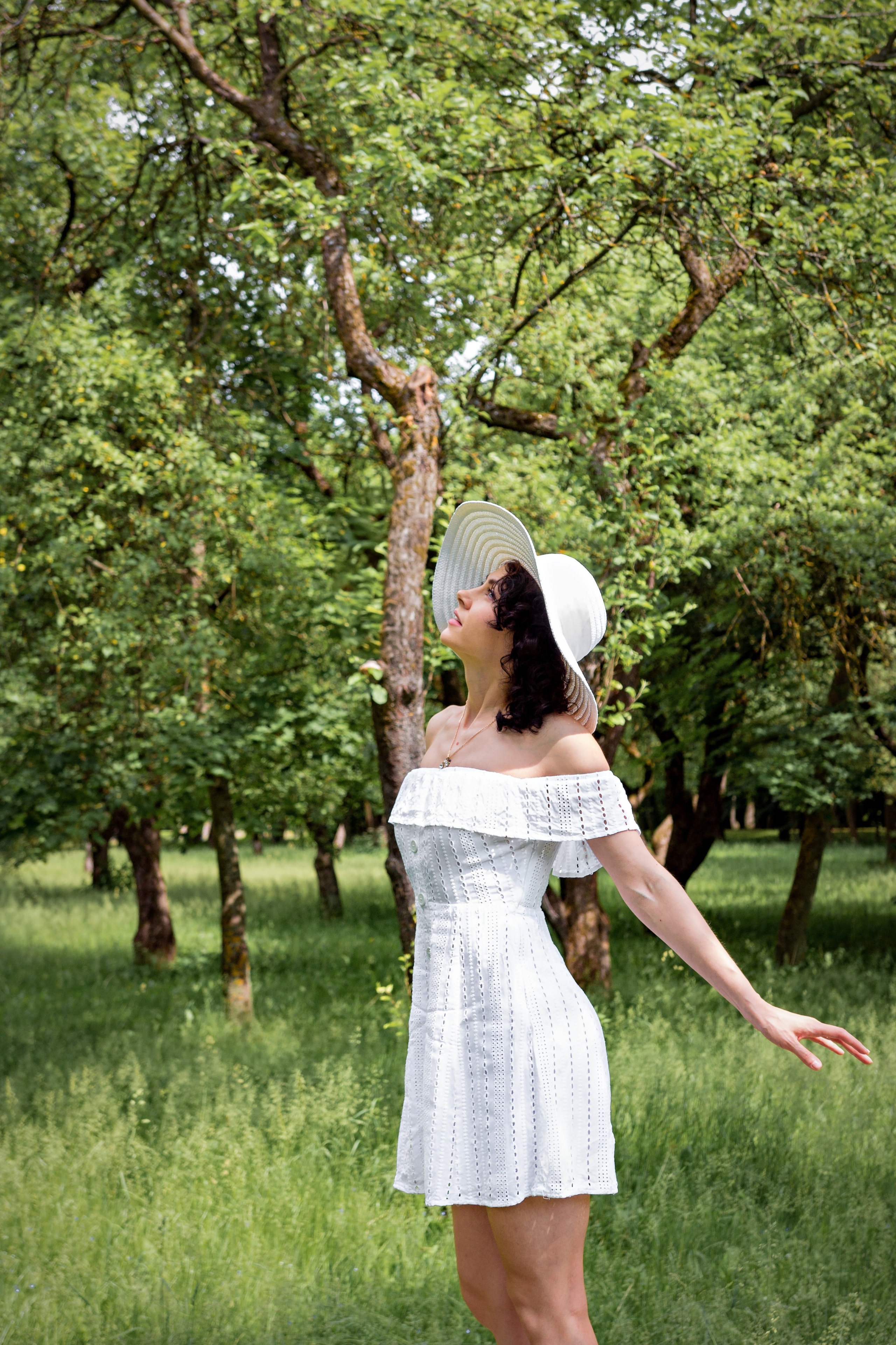 Фотосессия в белом платье Лошицкий парк Минск