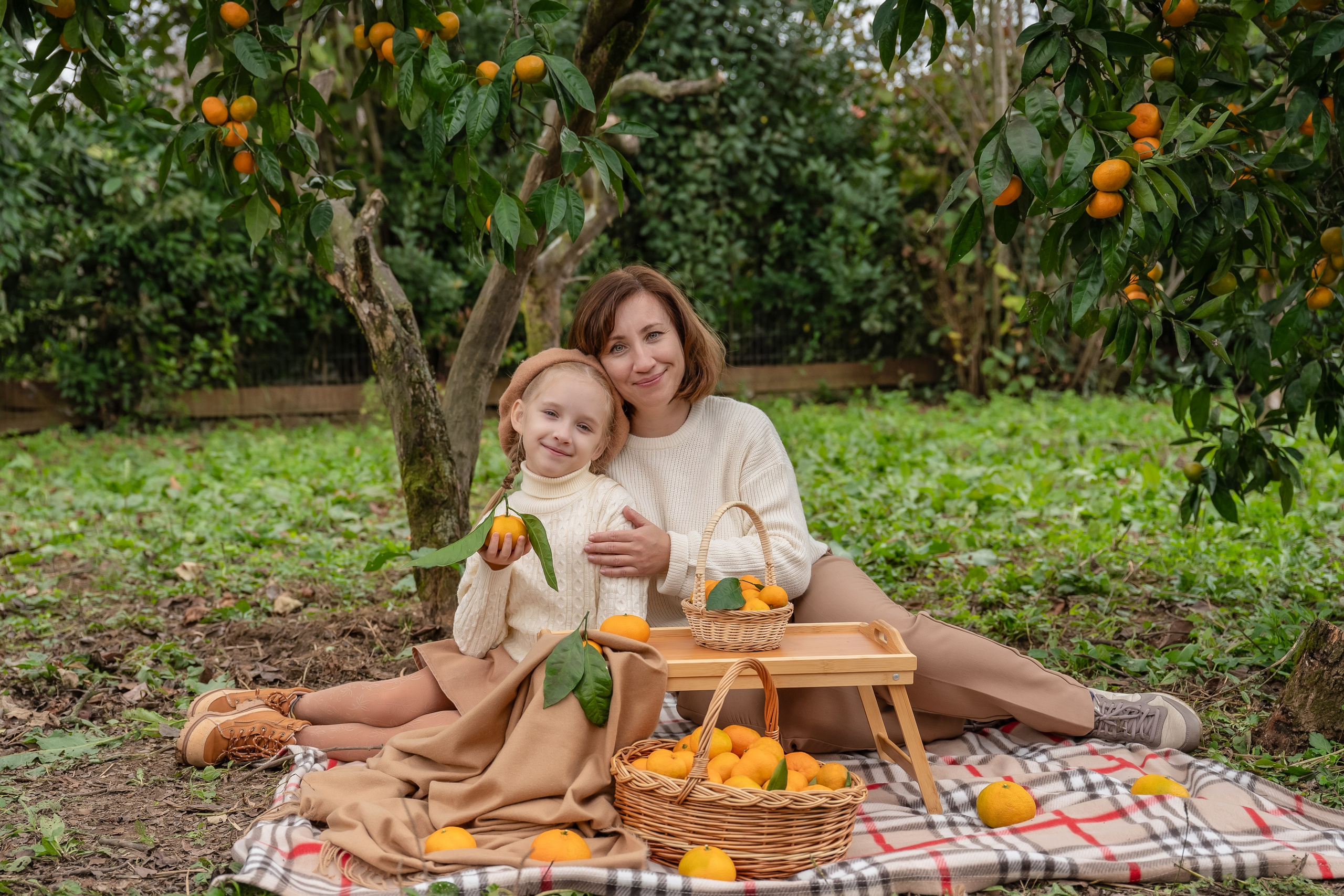 Феи мандаринов Эльвира и Дианочка. Наталья Слесаренко фотограф в Сочи