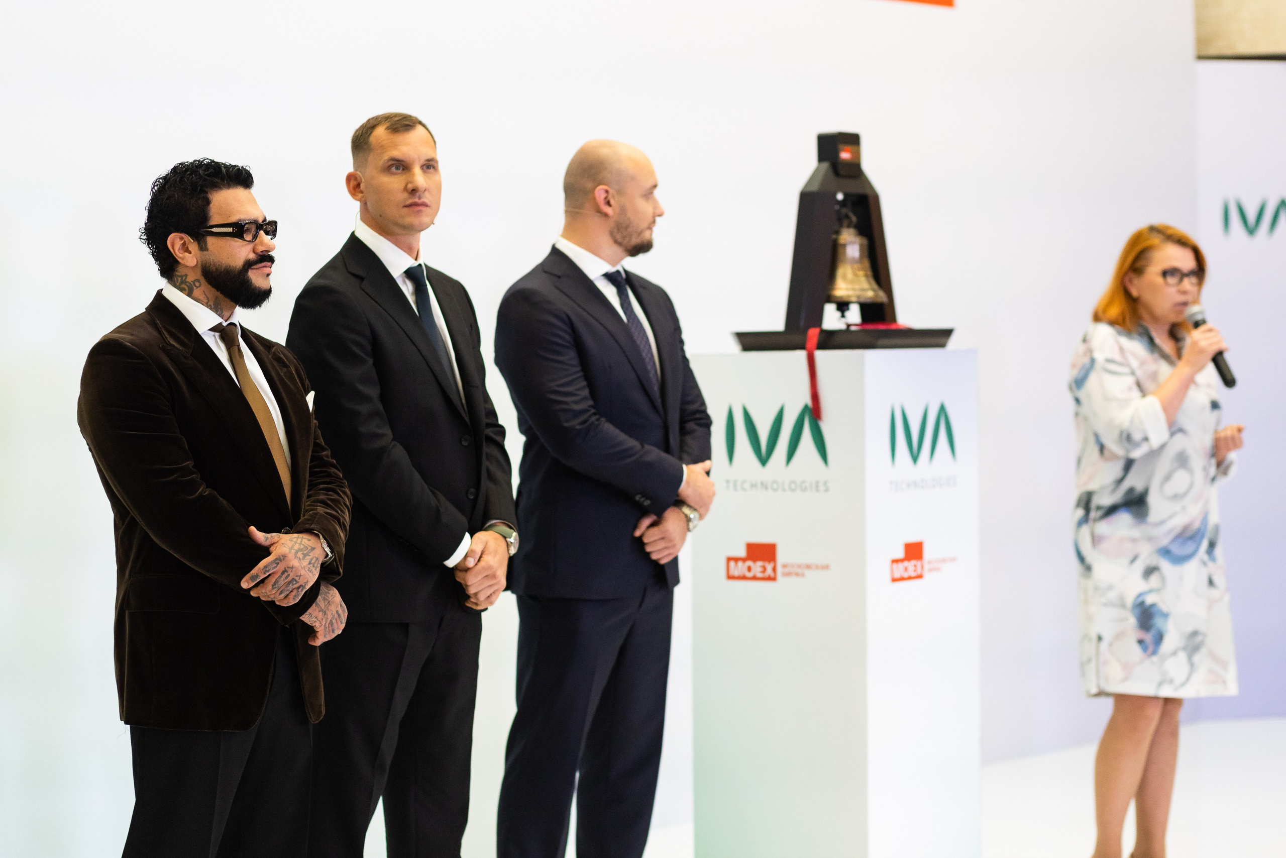 IVA на Московской бирже. Свадебный и портретный фотограф в Королёве Сергей Чихарев