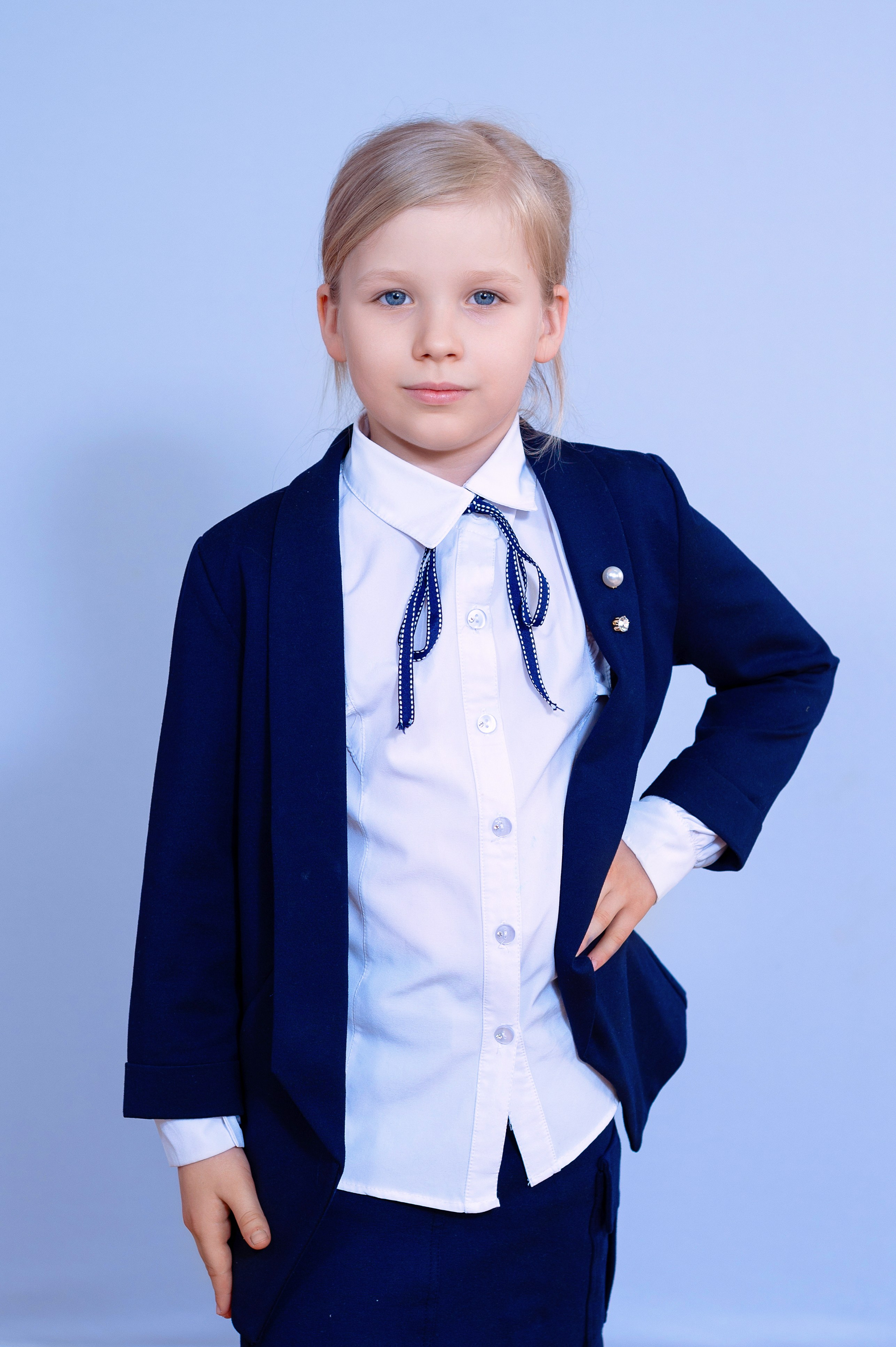 Портрет и общая фотография класса. Выпускной школьный альбом в Москве / Школьный фотограф Юлия Михайленко