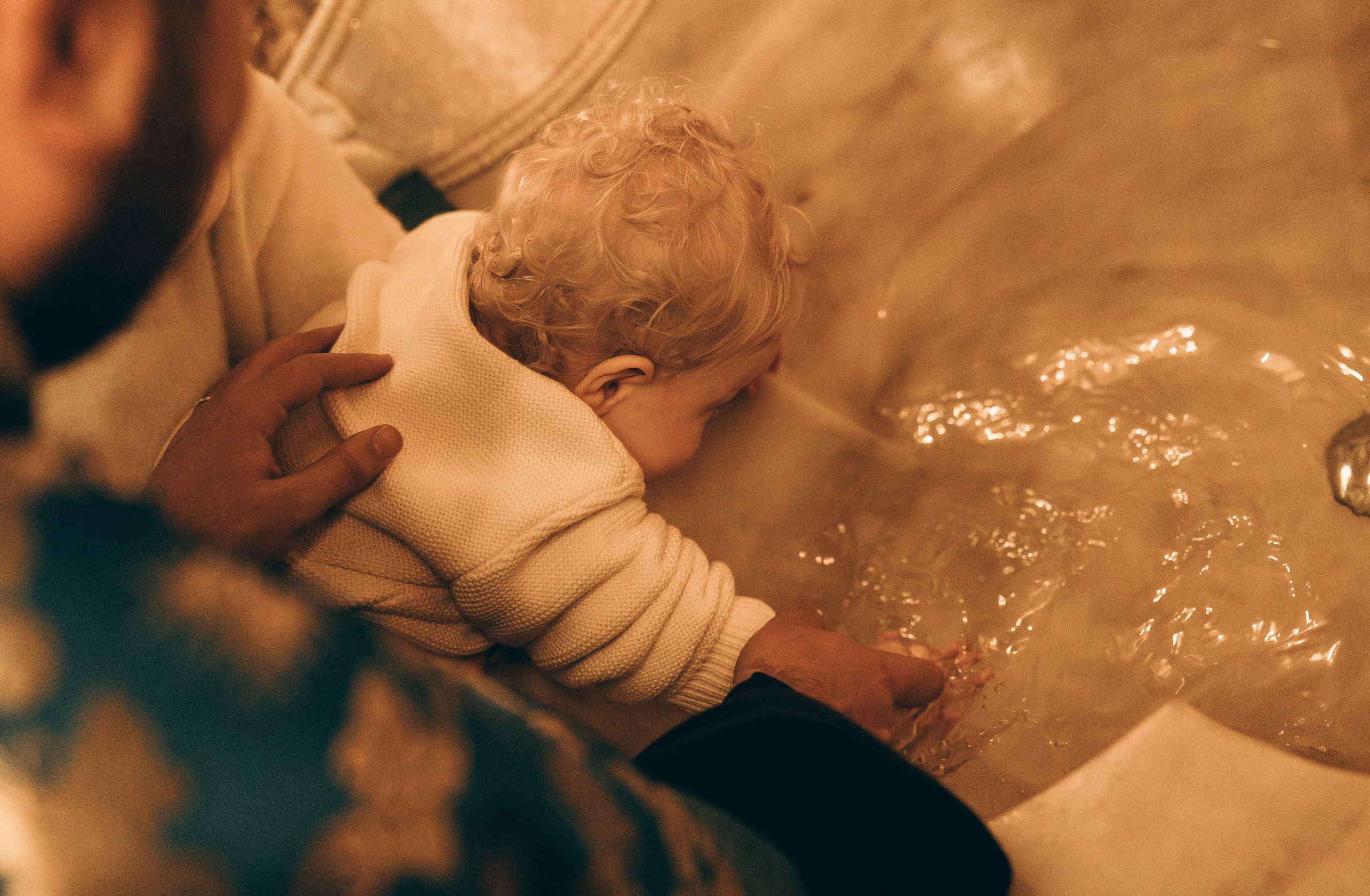 Таинство Крещения в Армянской церкви. Семейный, ньюборн фотограф, фотограф на роды в Москве, Виктория Тюльдюкова