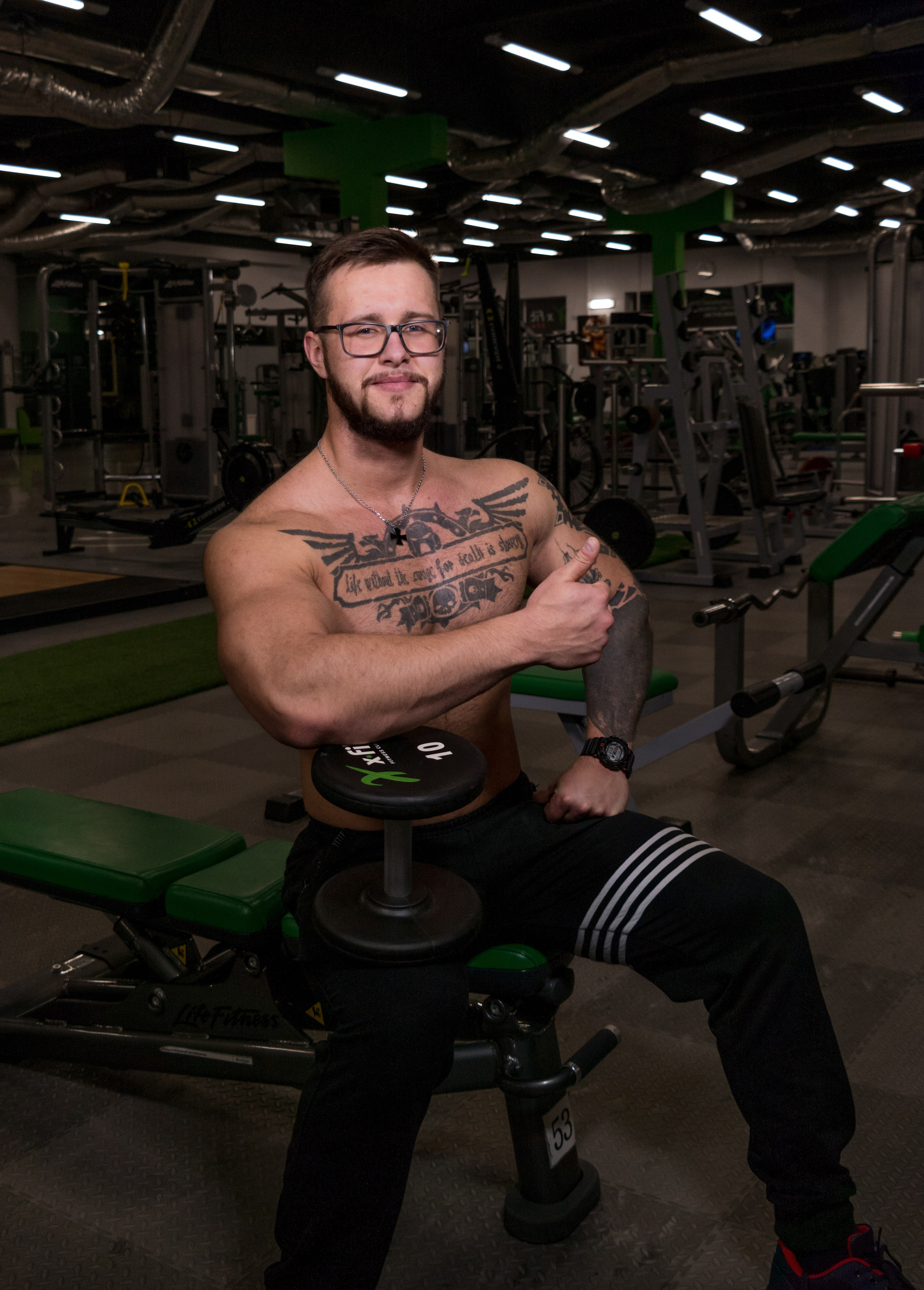 Контент-фотосъемки для экспертов и фитнес тренеров. AI Фотограф Краснодар: мужские и женские фотосессии, стилизация съемки. Нейро-фотосессии онлайн