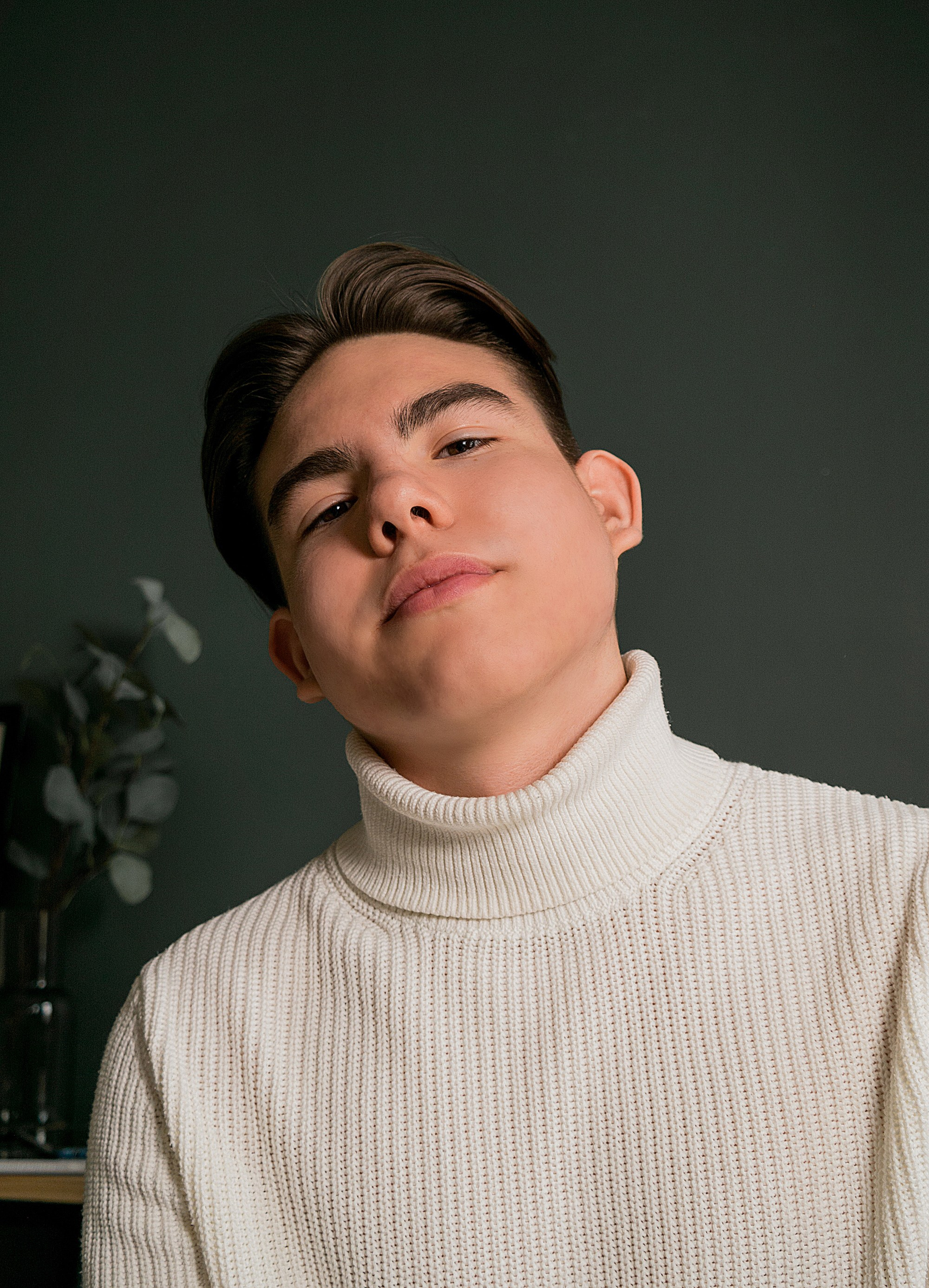 Фотосессии в Краснодаре для специалистов, коучей, экспертов. AI Фотограф Краснодар: мужские и женские фотосессии, стилизация съемки. Нейро-фотосессии онлайн