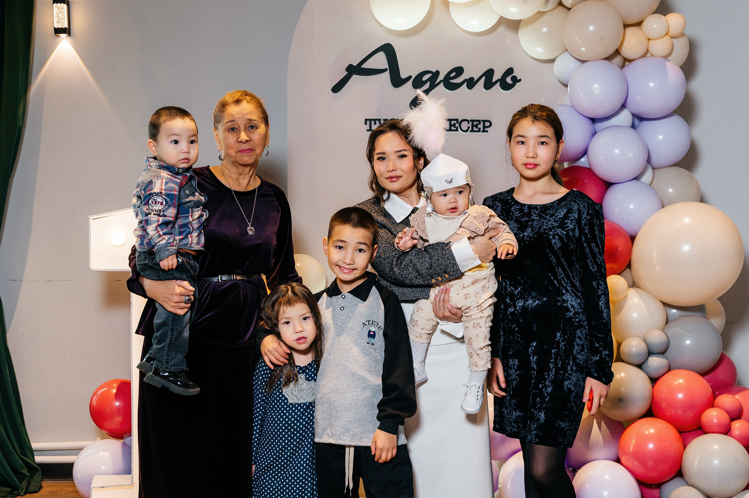 Адель, 1 год. Фотограф в Алматы — Алексей Коньков | Репортаж, свадьбы, портреты