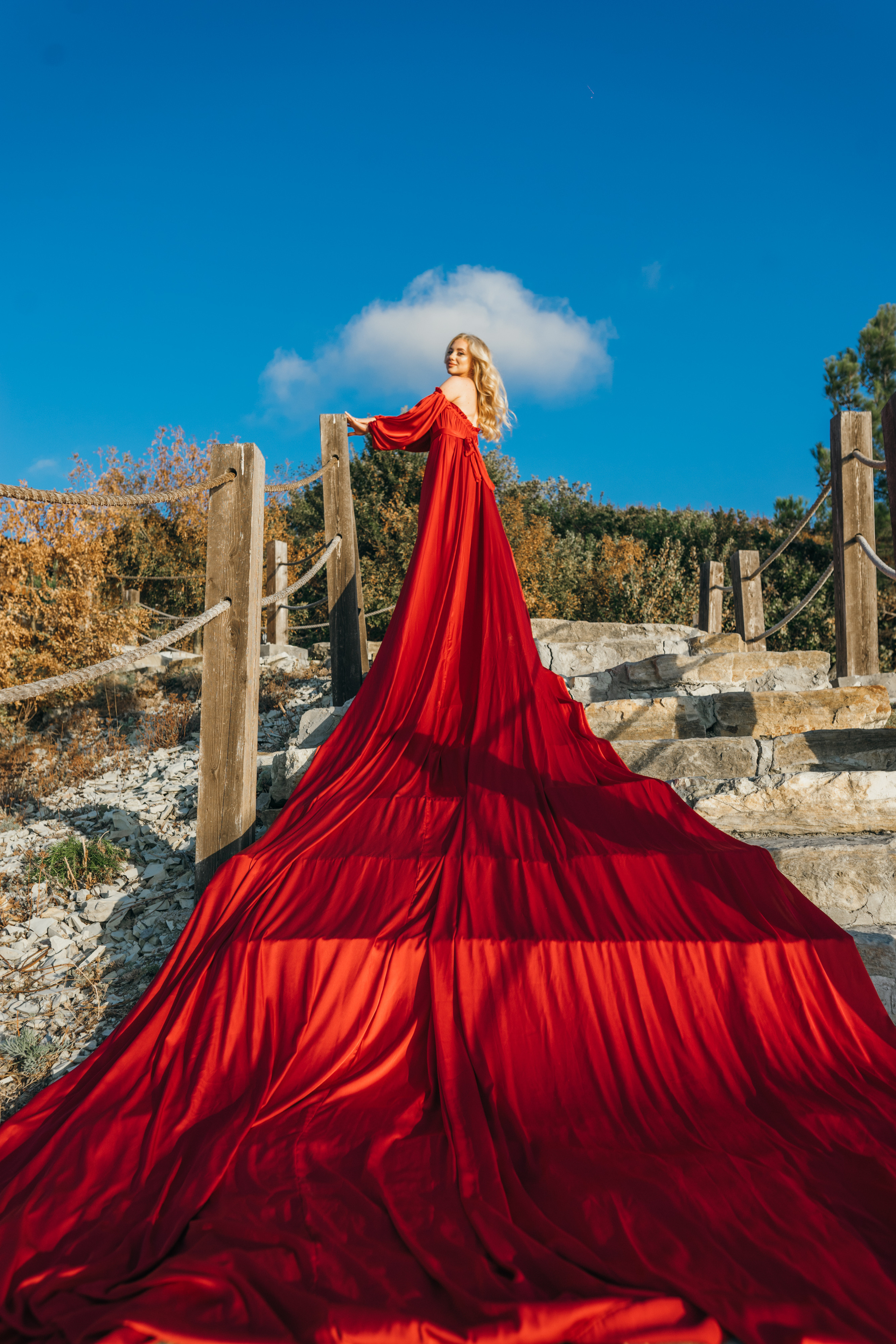 Фотосессия в длинном платье в Scala glamping Кабардинка