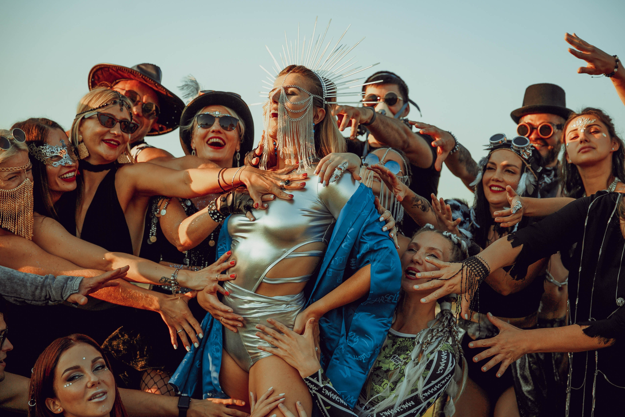 Фотосессия в стиле «Бернинг мэн». Ваш репортажный фотограф Артемий Антонов