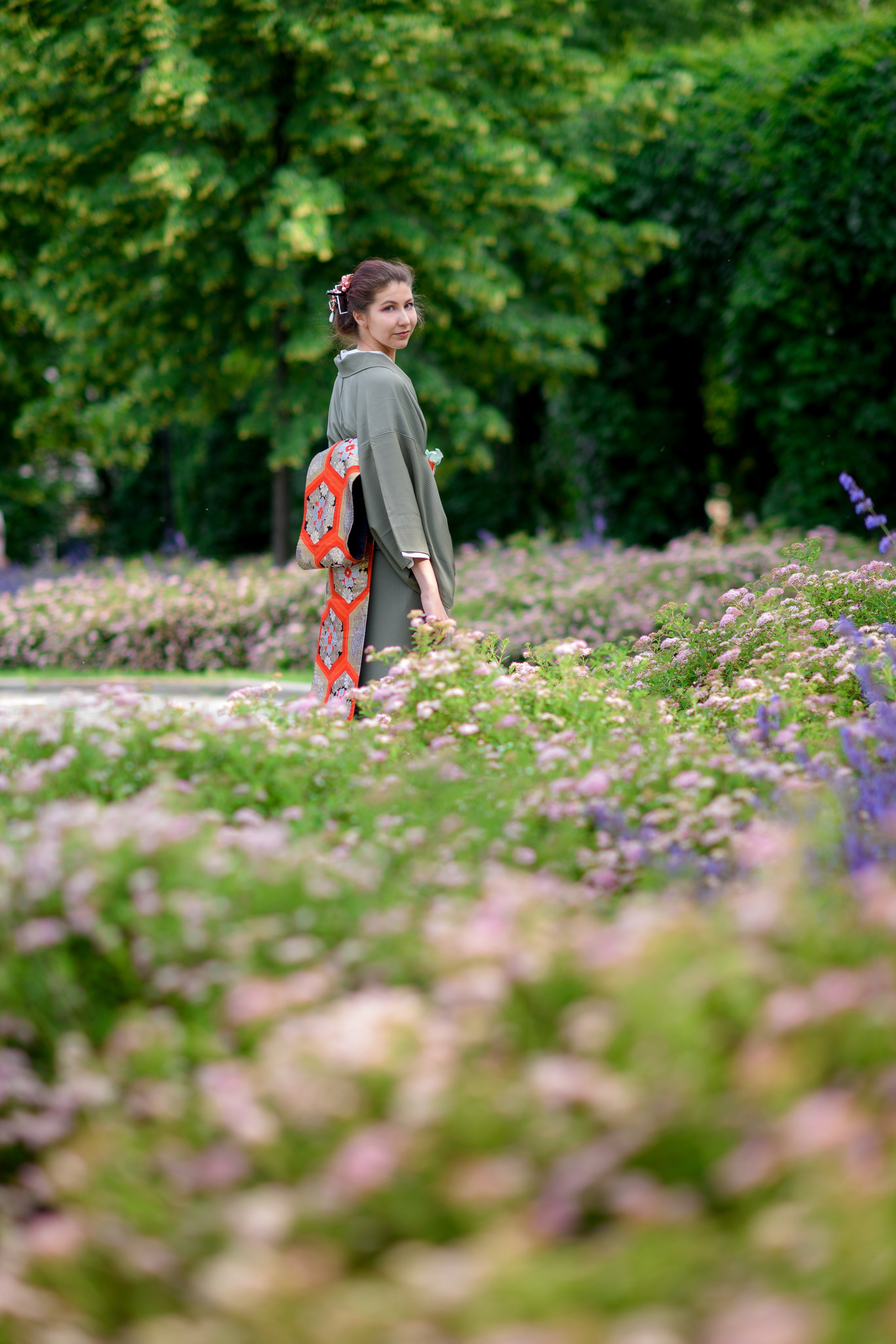 Фотосессия в цветущем чубушнике в саду им. Баумана. Главная