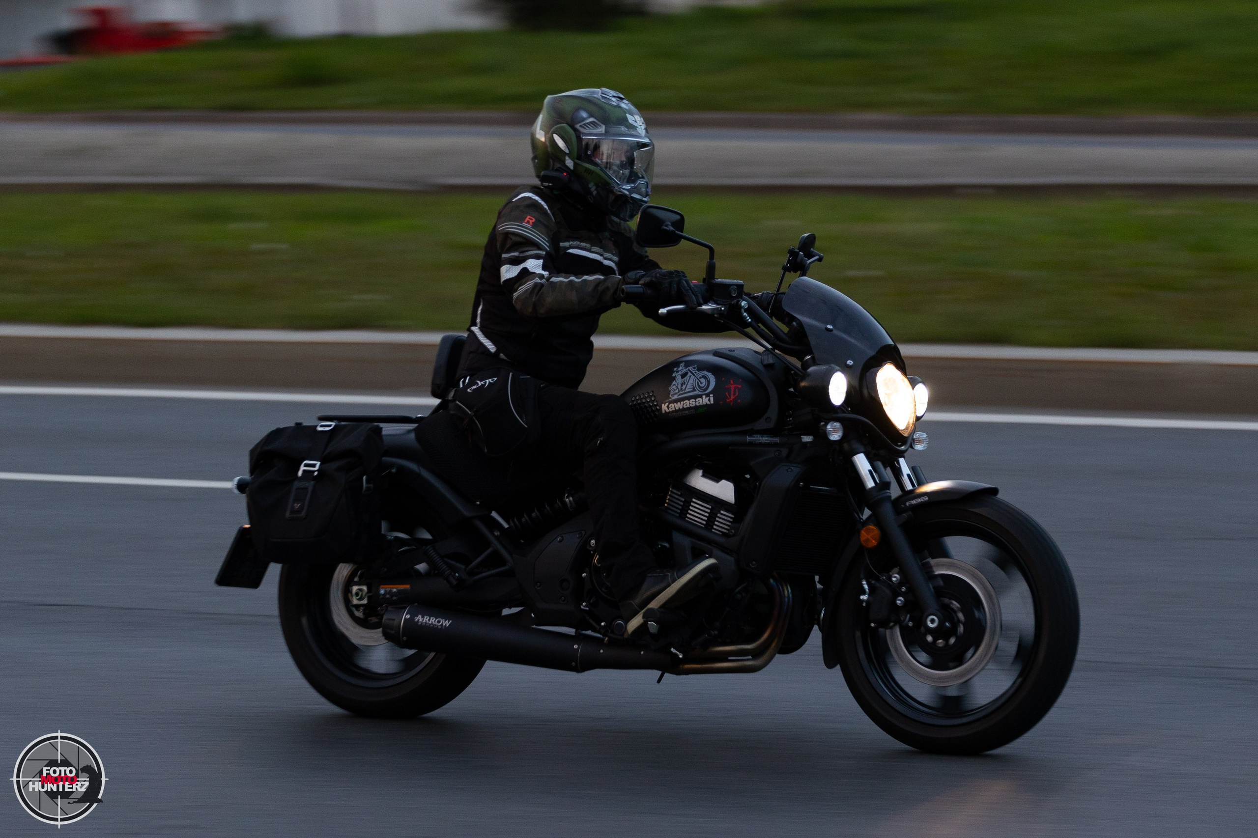 Мотоциклы на улицах города. Фотограф Ольга Гирусова «Пантерочка» Москва