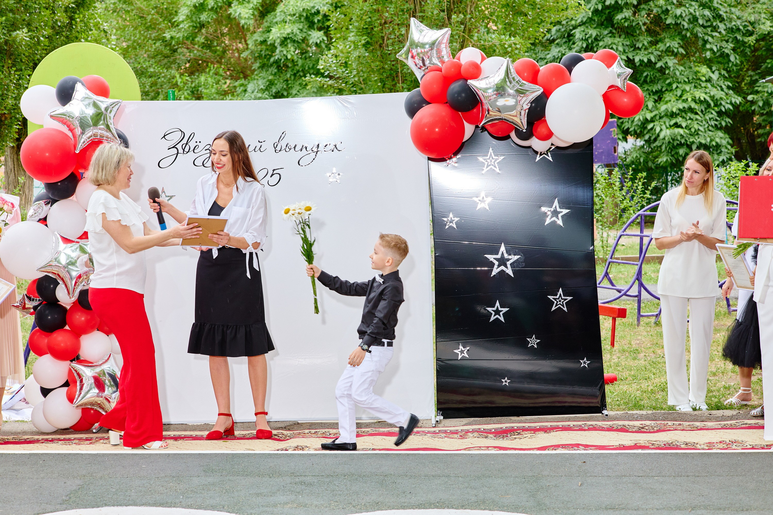 Выпускной 45 сад. Фотограф Выпускные альбомы Таганрог Сергей Коробченко