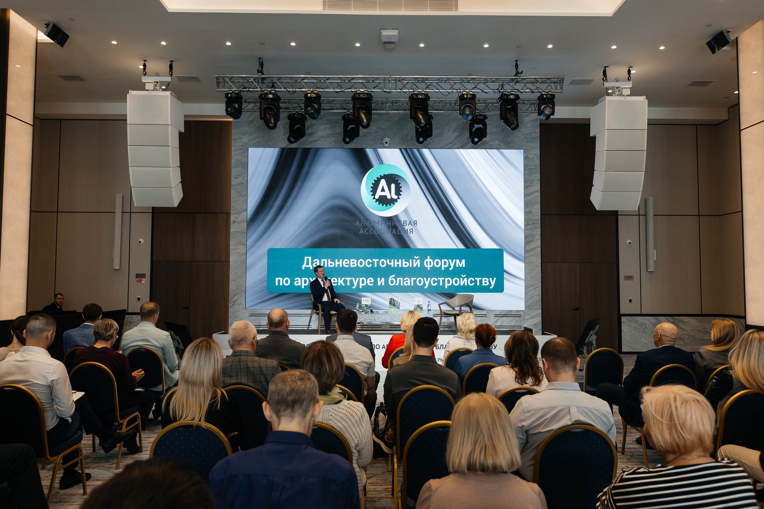 Репортаж. Фотограф во Владивостоке Максим Цой