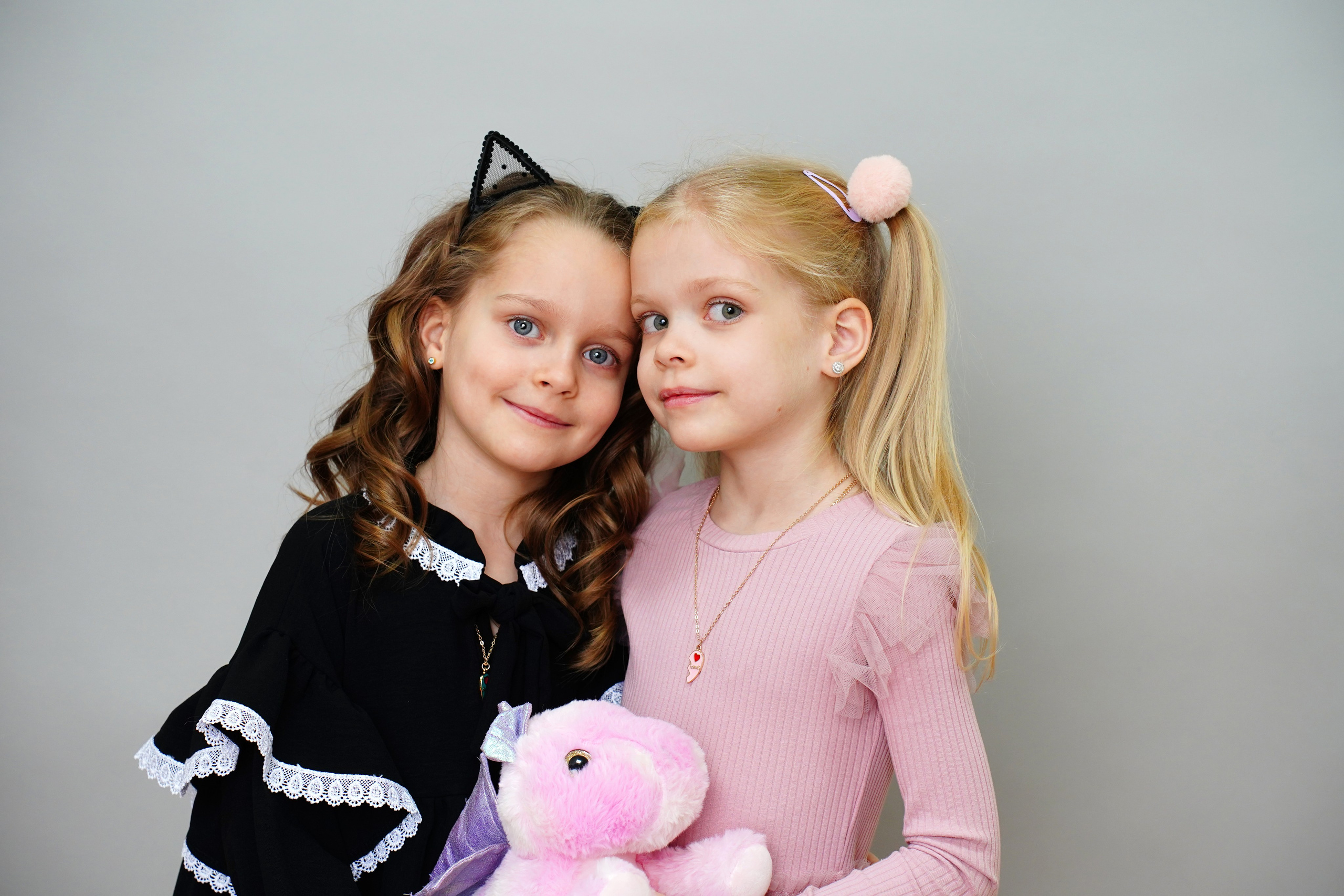 Мелкие группы. MEMENTO.Выпускные альбомы, школьные, юбилейные и другие книги. Ростов-на-Дону