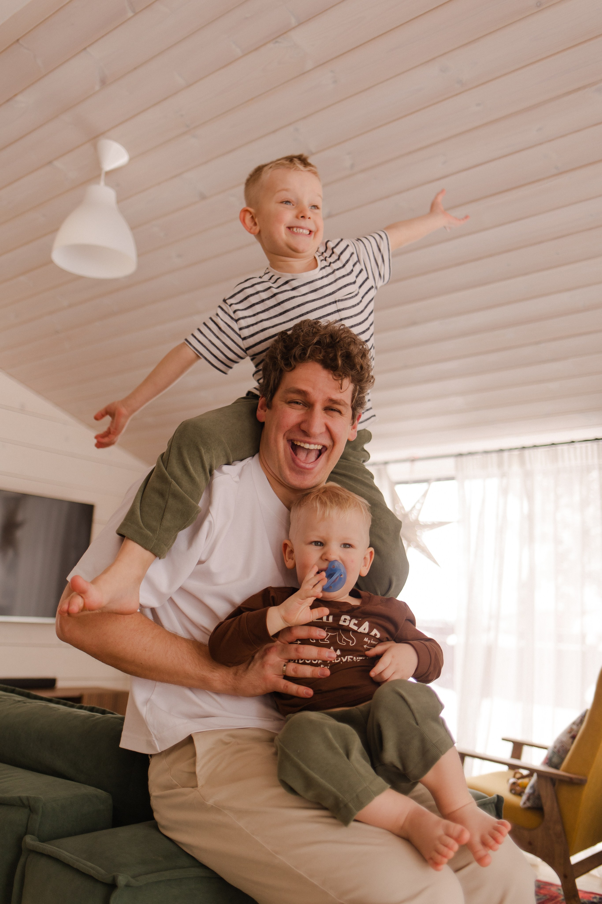 Акрам Ульяна и мальчишки. Фотграф в Москве Кузьмина Мария