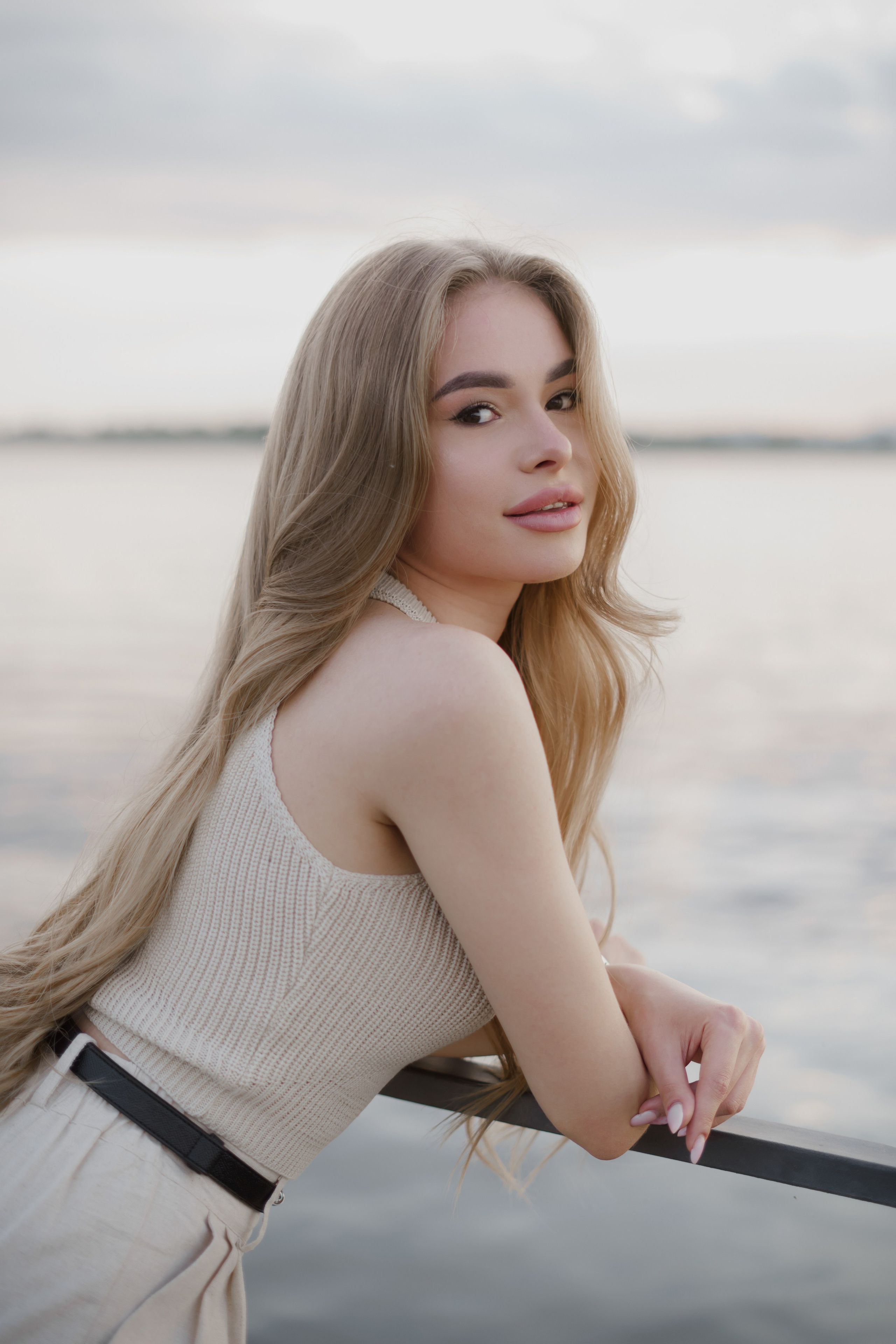 Рома и софа. Фотограф Валерия Крахмалева