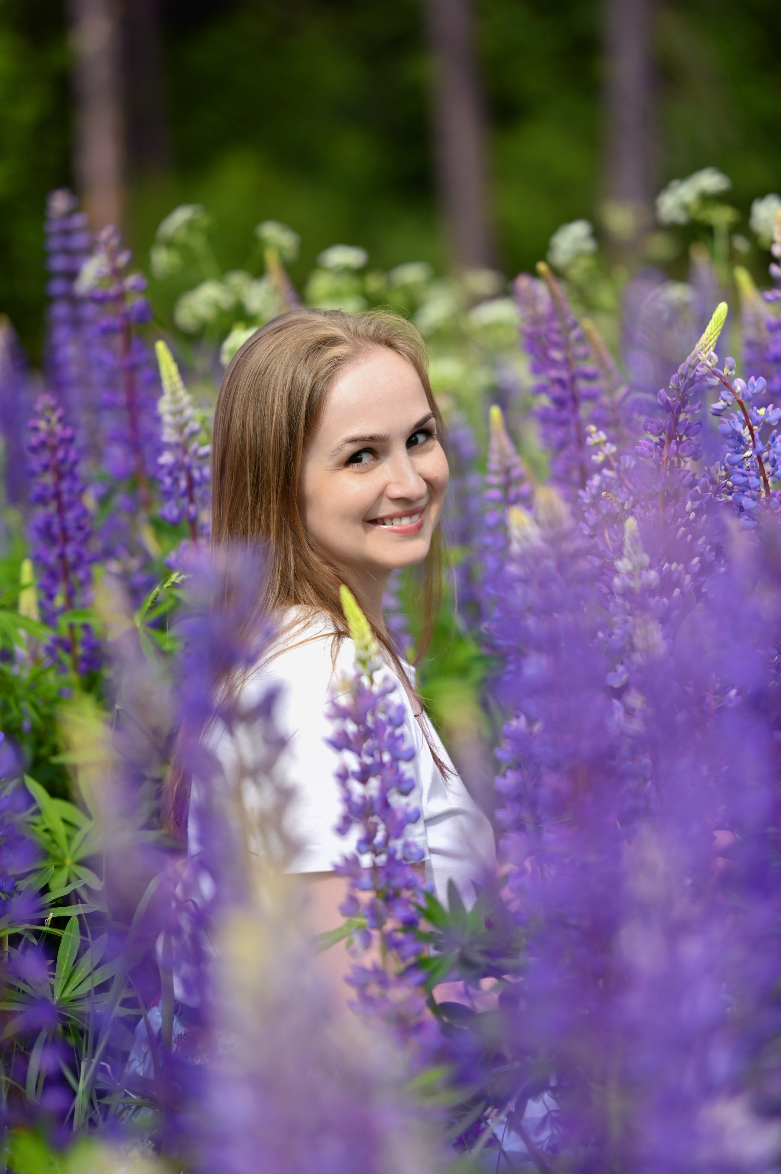 Анна и люпины. Фотограф Москва и Московская область Мария Кузьмина