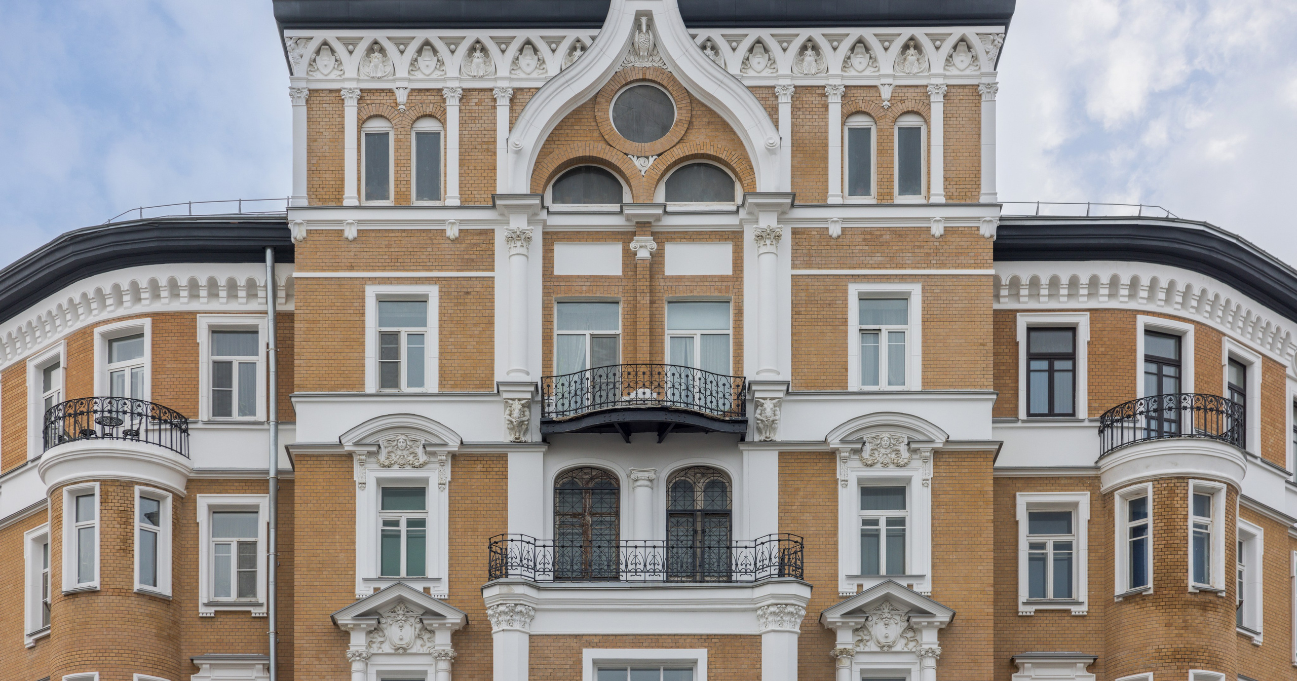 Архитектурная фотосъемка Доходных домов для МосквичMAG. Интерьерный фотограф